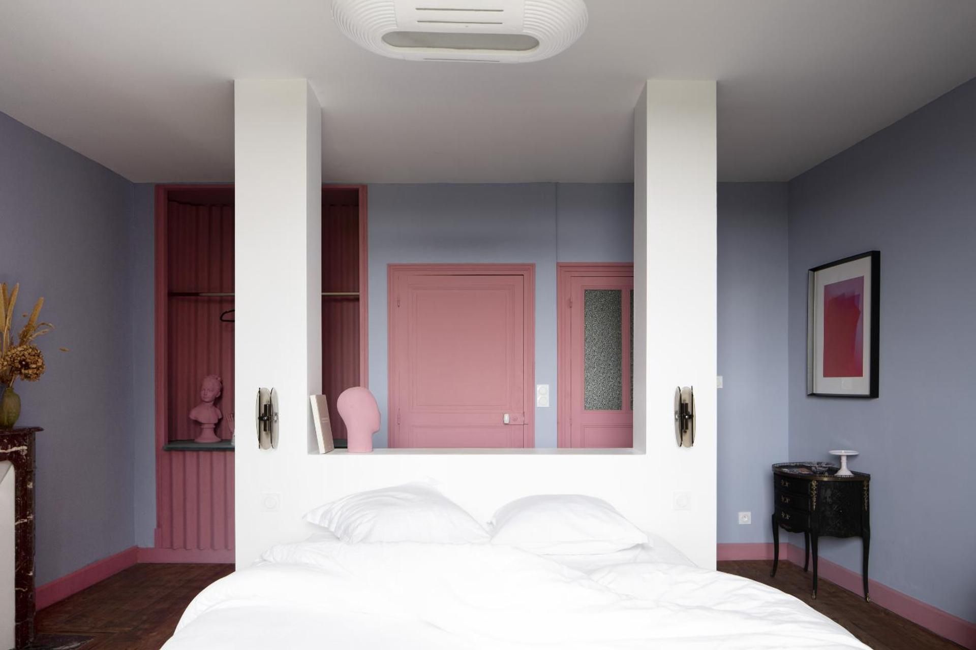 Deluxe Double Room (2 Adults + 1 Child)