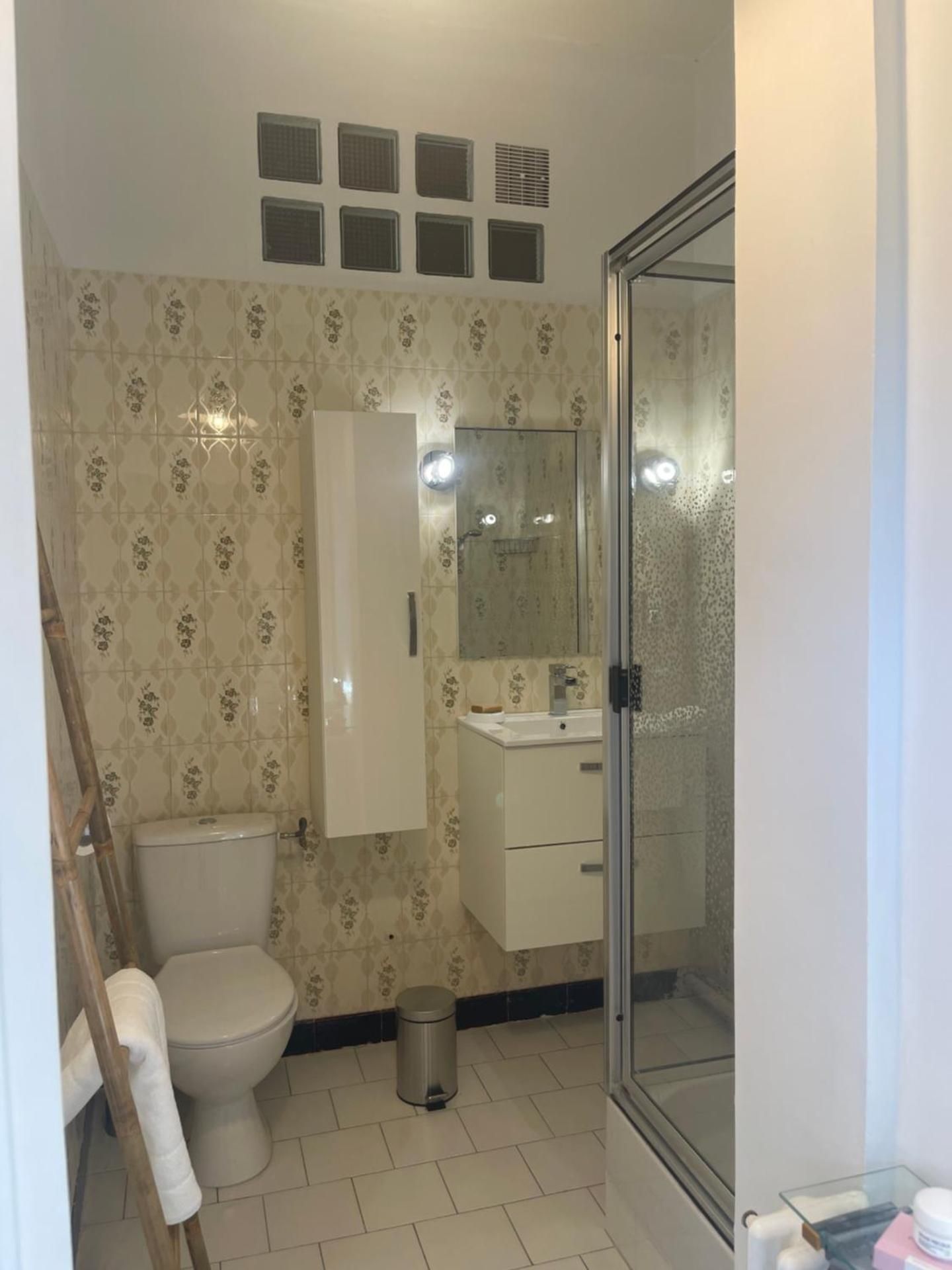 Deluxe Double Room with Shower