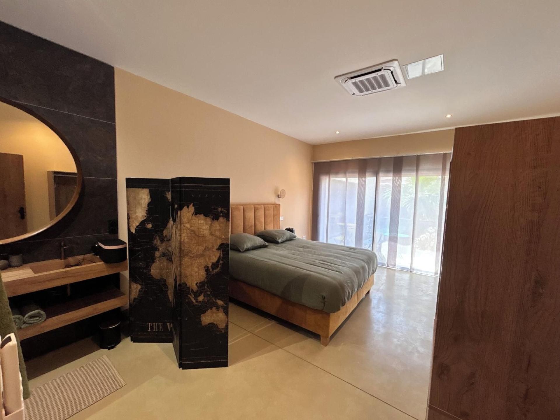 King Room with Spa Bath