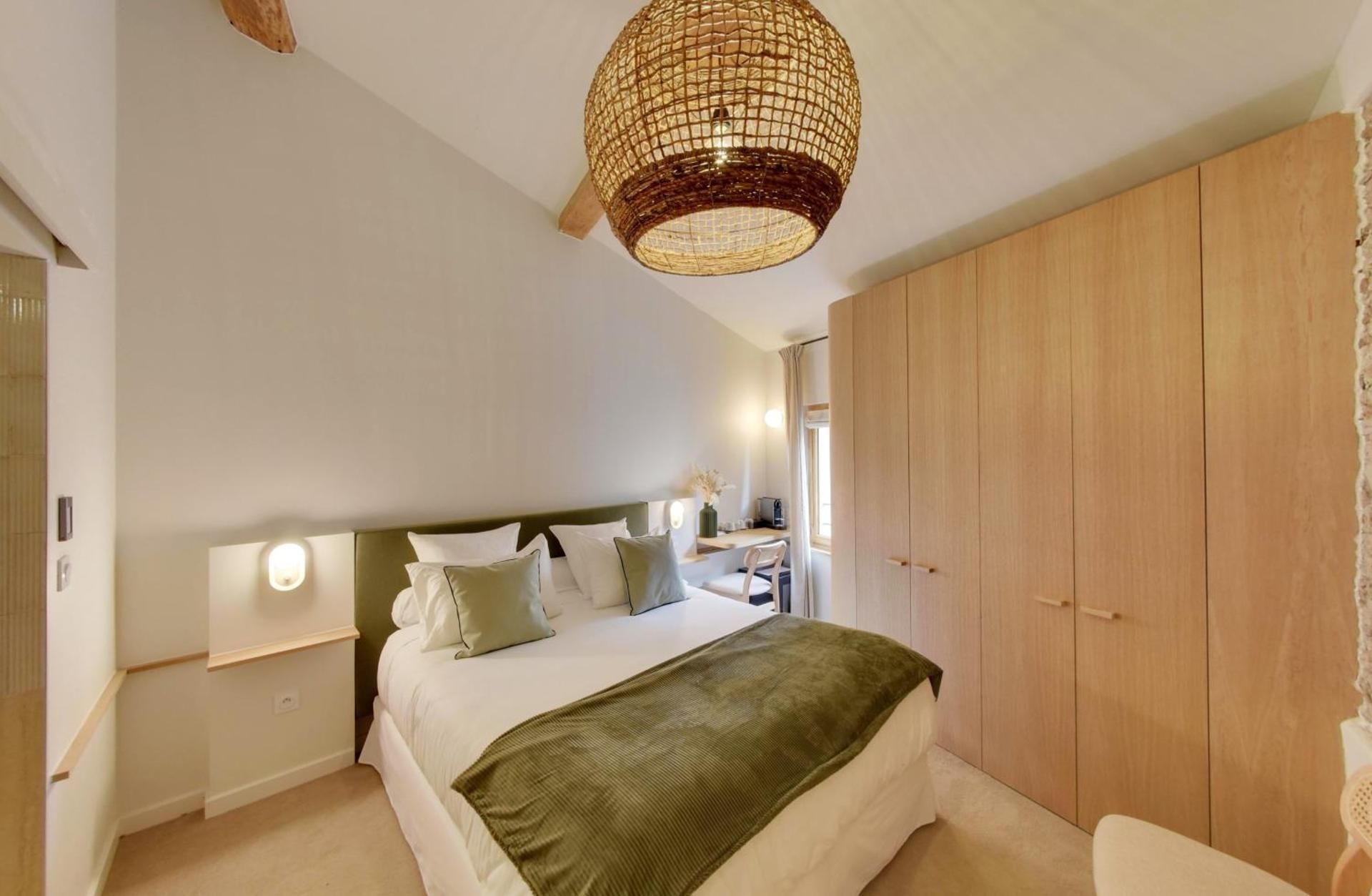 Queen Room