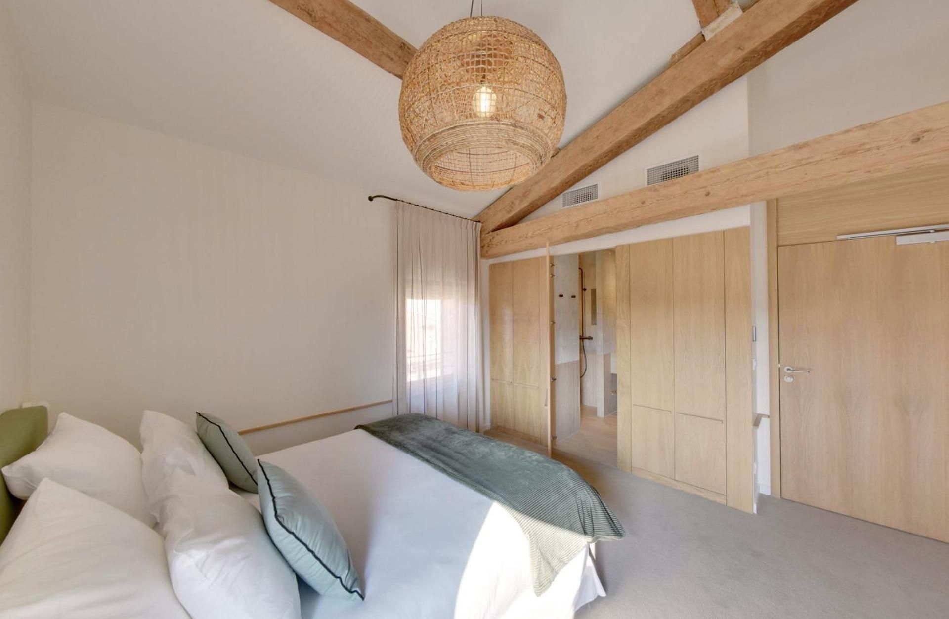 Queen Room with Pool View