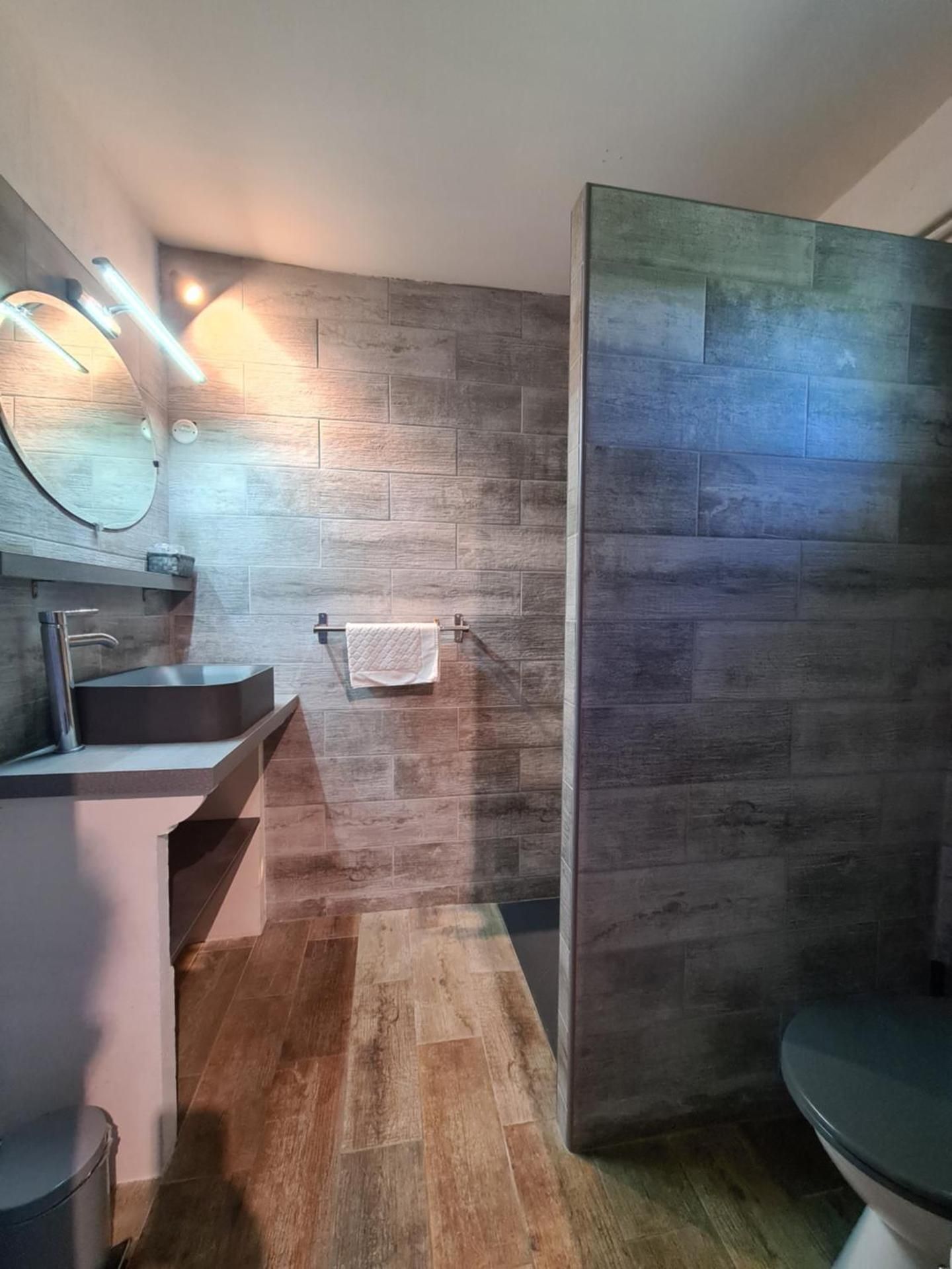 Les Buisses en Provence Double Room 2