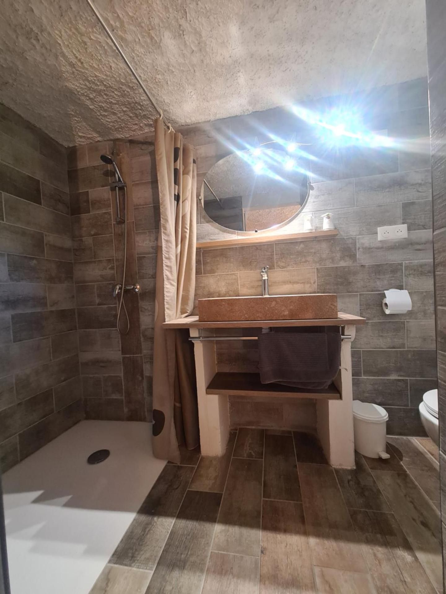 Les Buisses en Provence Family Room 3