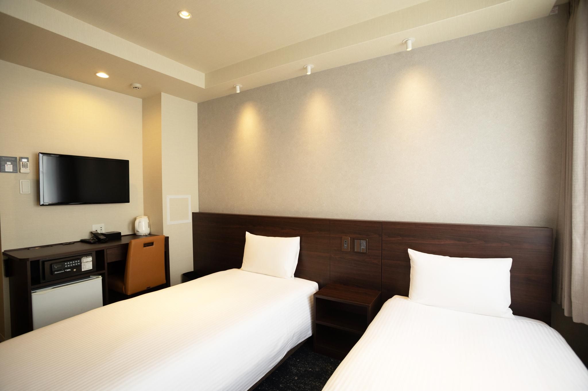 Standard Twin - 2 Single Beds