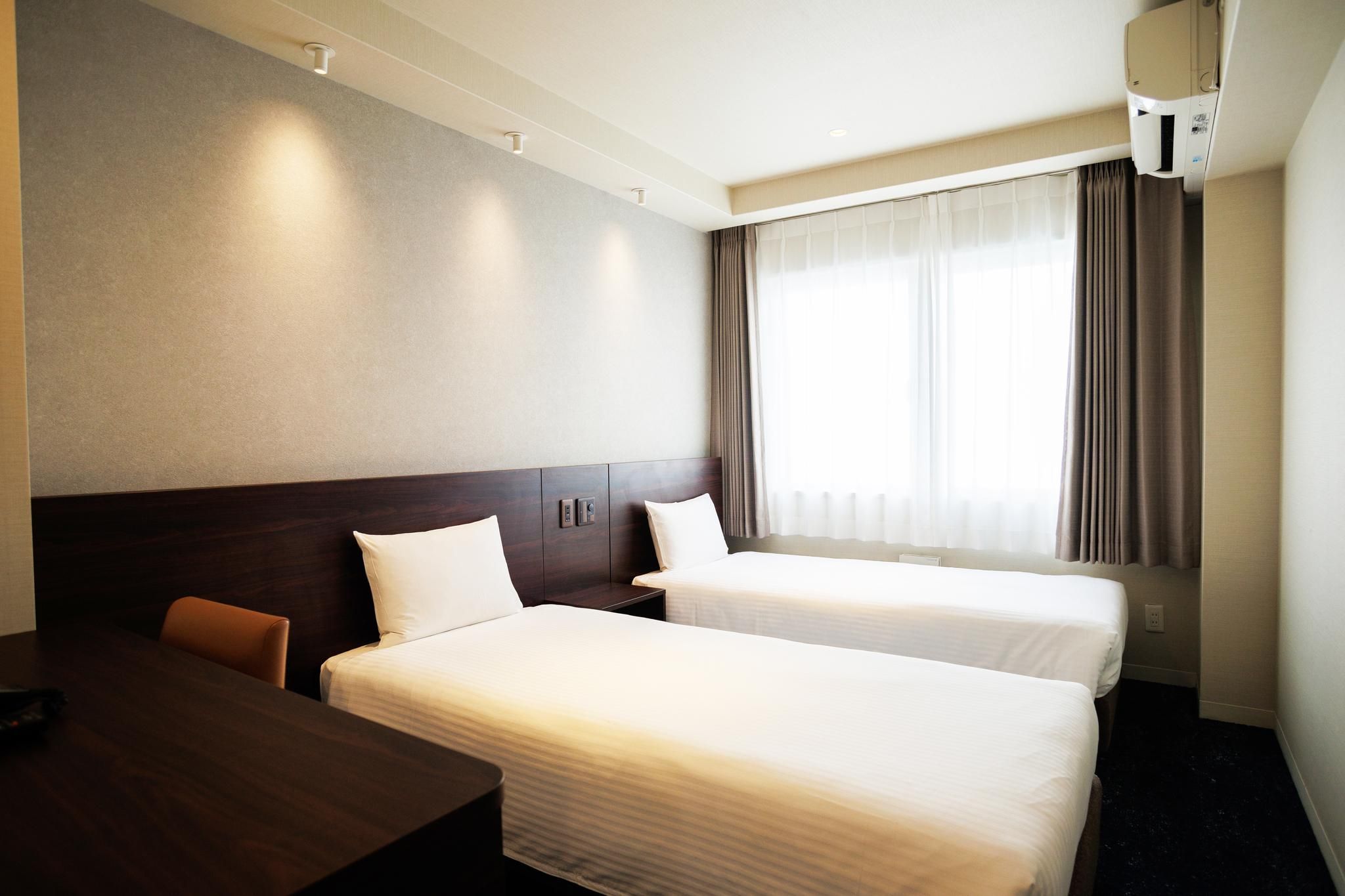 Standard Twin - 2 Single Beds