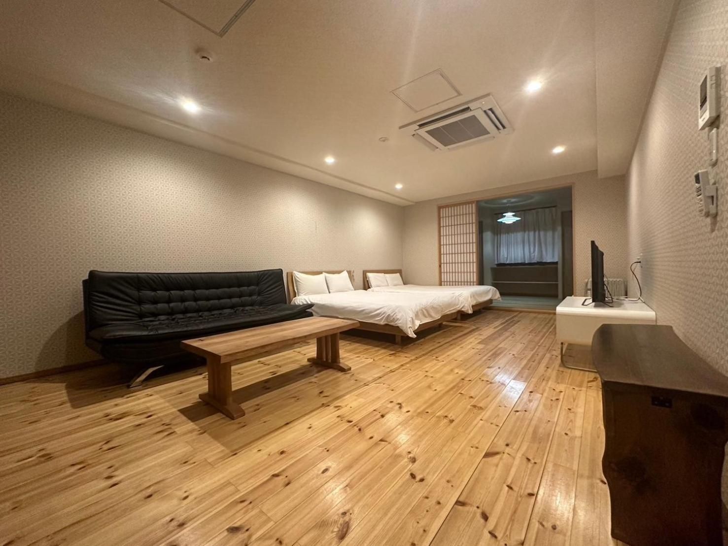 Deluxe Family Suite