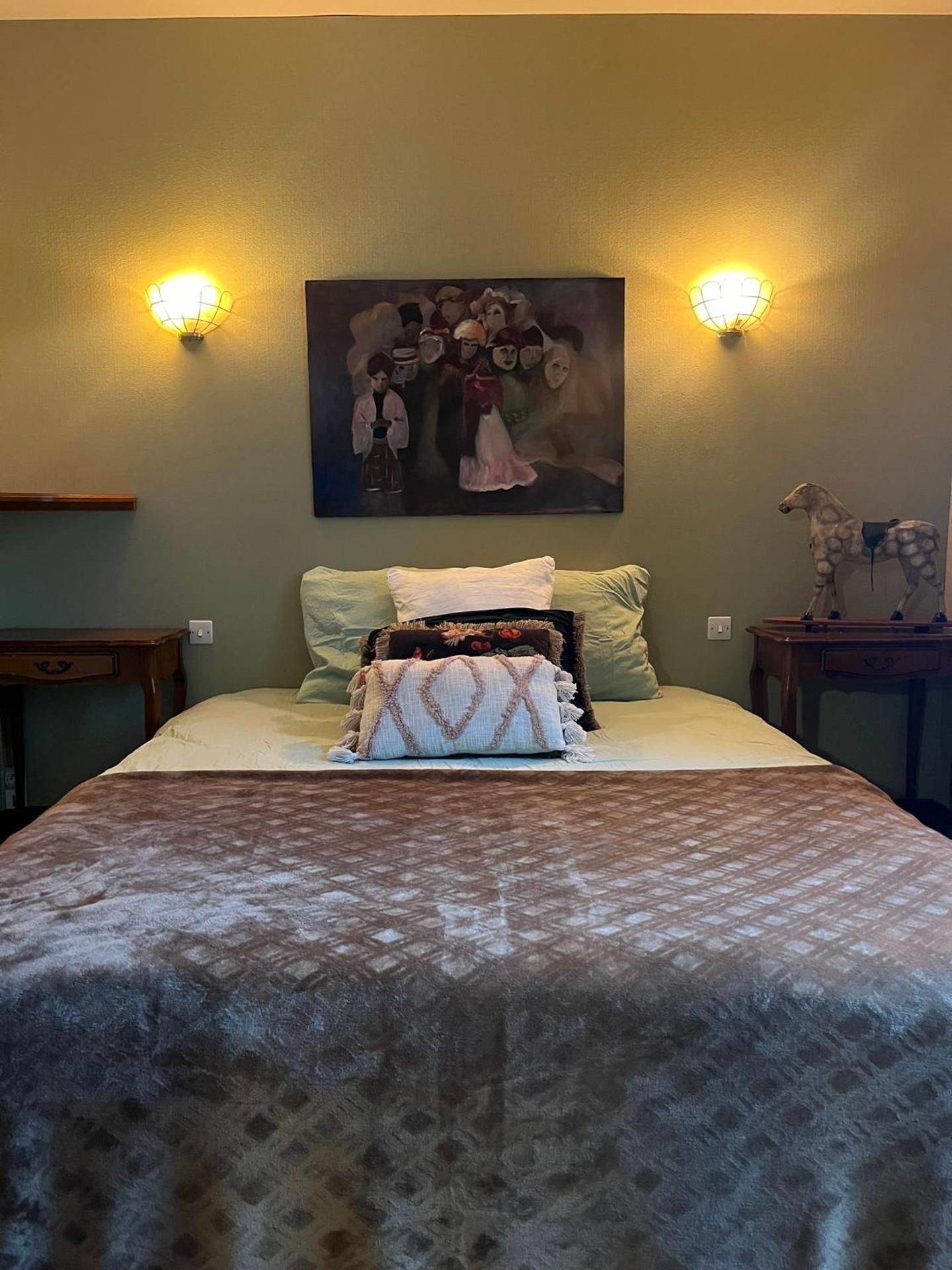 Standard Queen Room