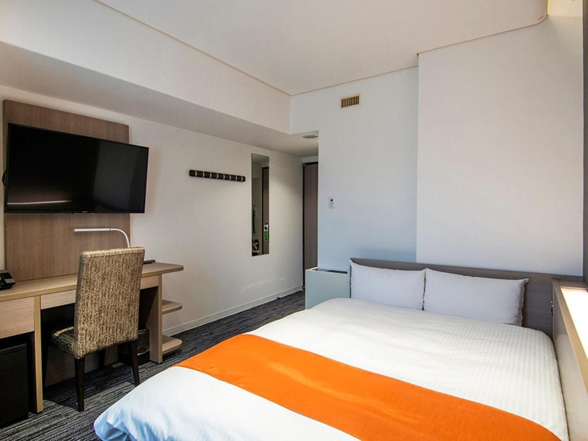 Large Single Room - Non-Smoking