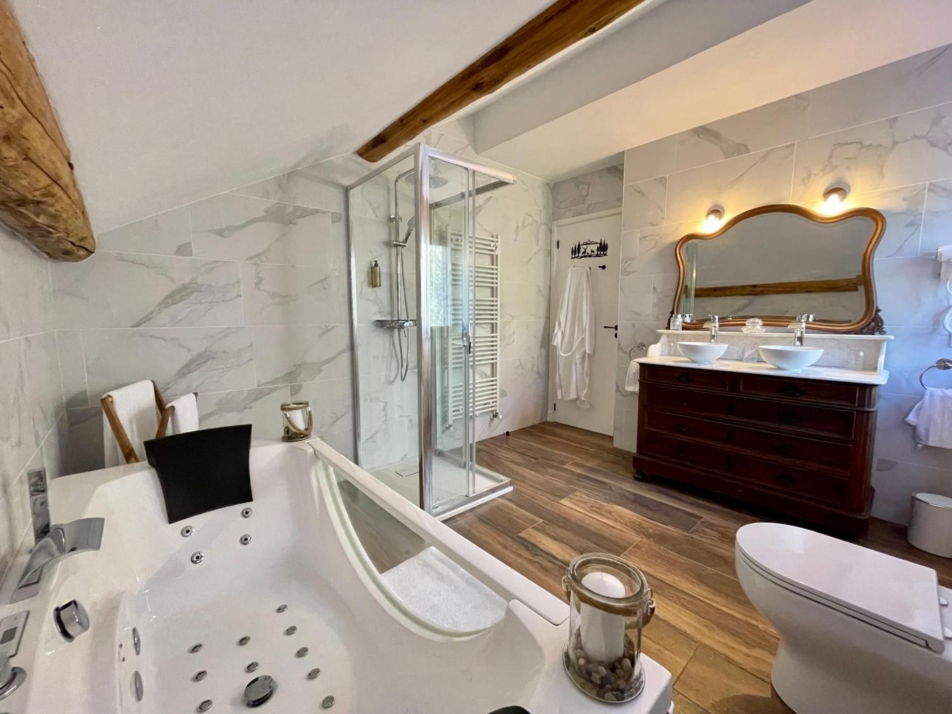 Double Room with Spa Bath