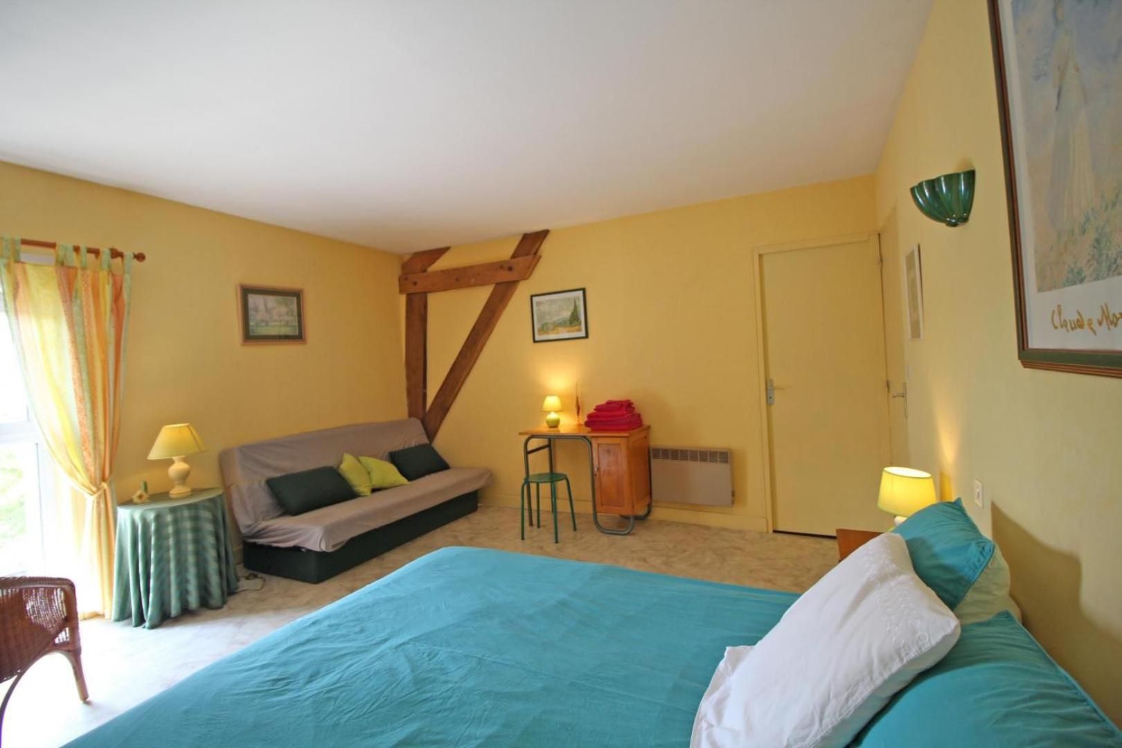 Deluxe Room 2