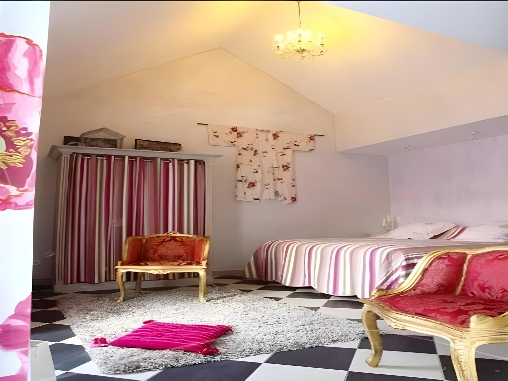 Deluxe Double Room with Shower