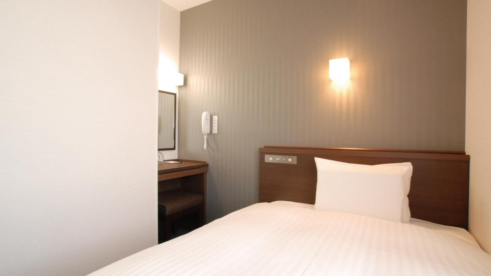 No-Room-Cleaning-Service - Single Room - Smoking