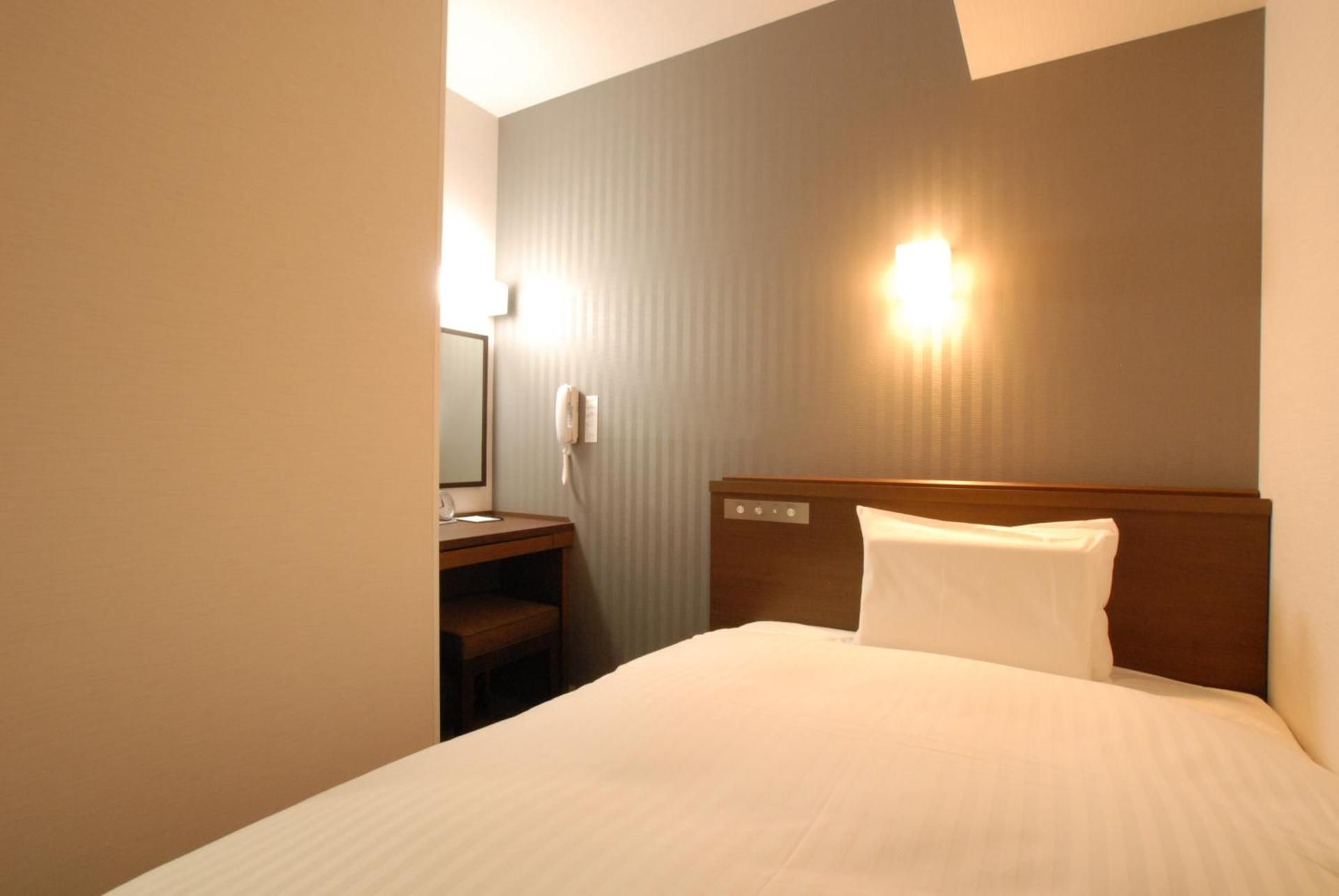 No-Room-Cleaning-Service - Single Room - Smoking
