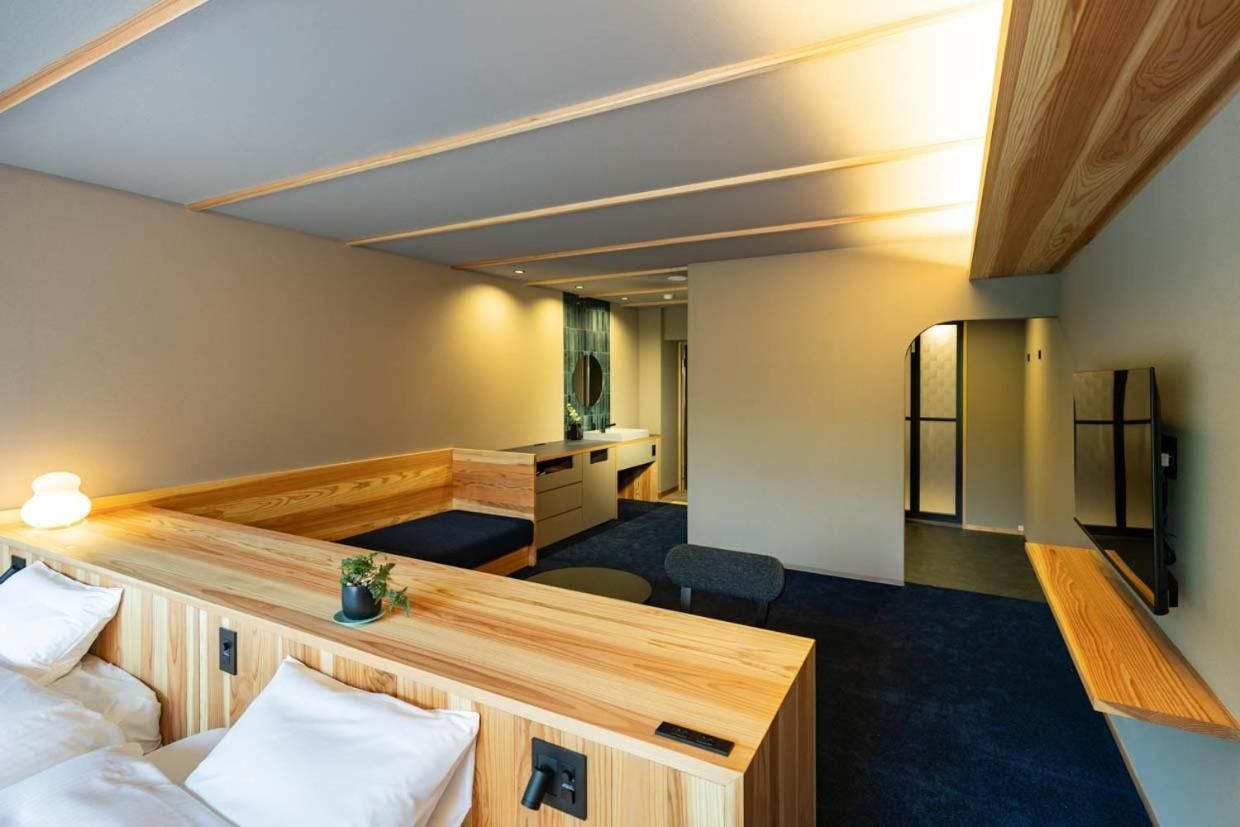Standard Twin Room with Mountain View