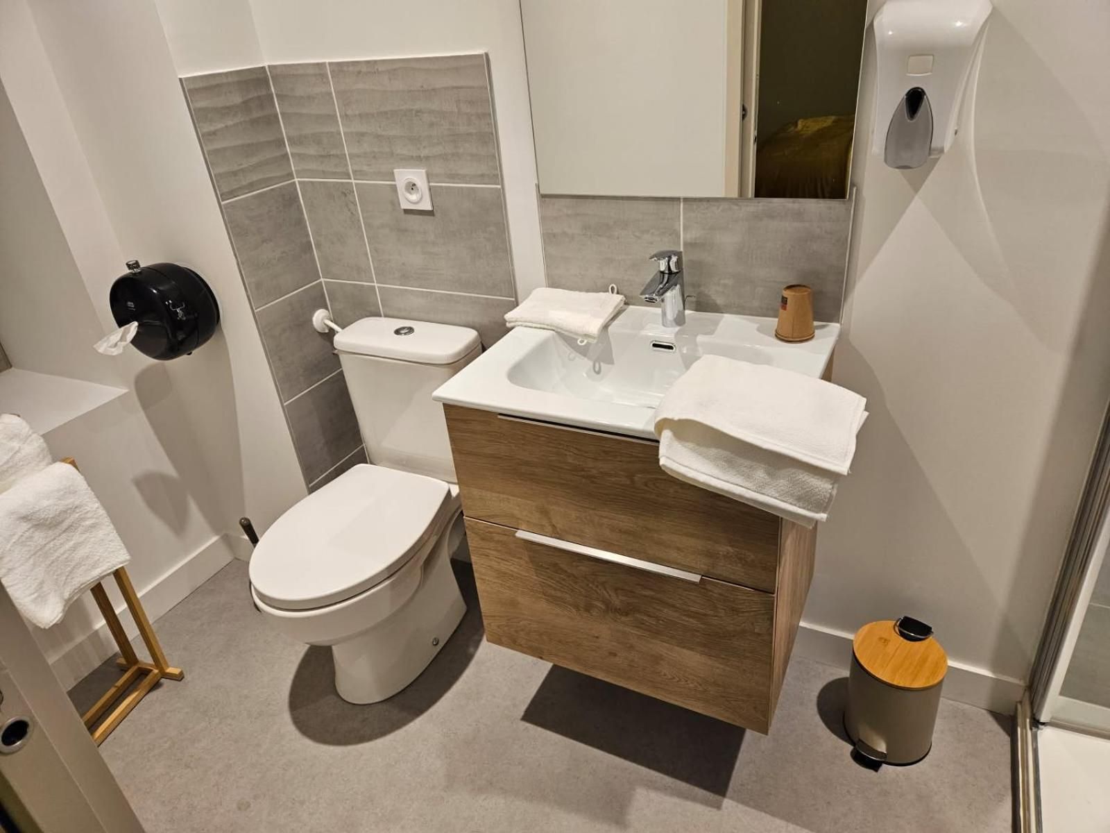 Single Room with Private Bathroom
