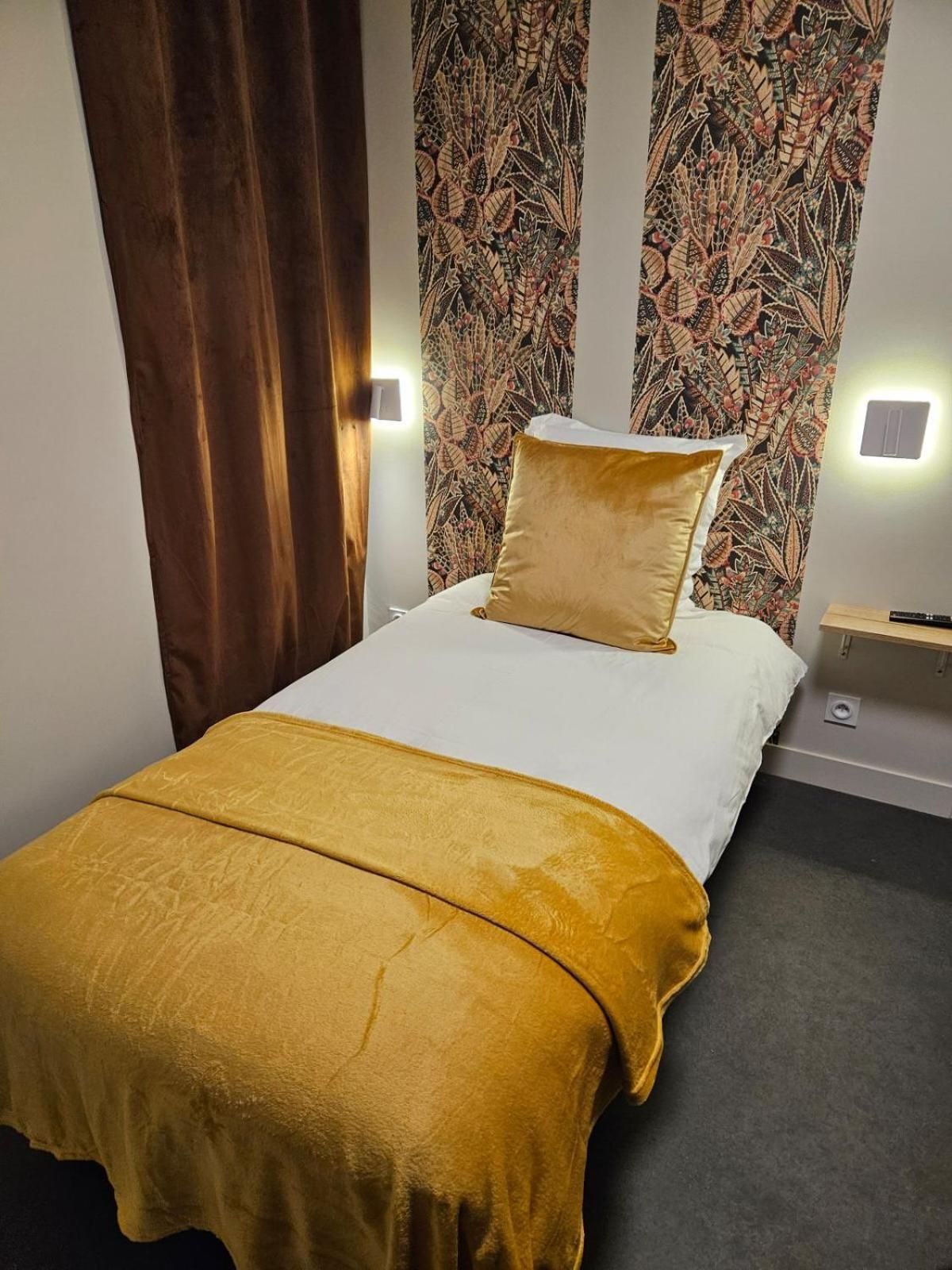 Single Room with Private Bathroom