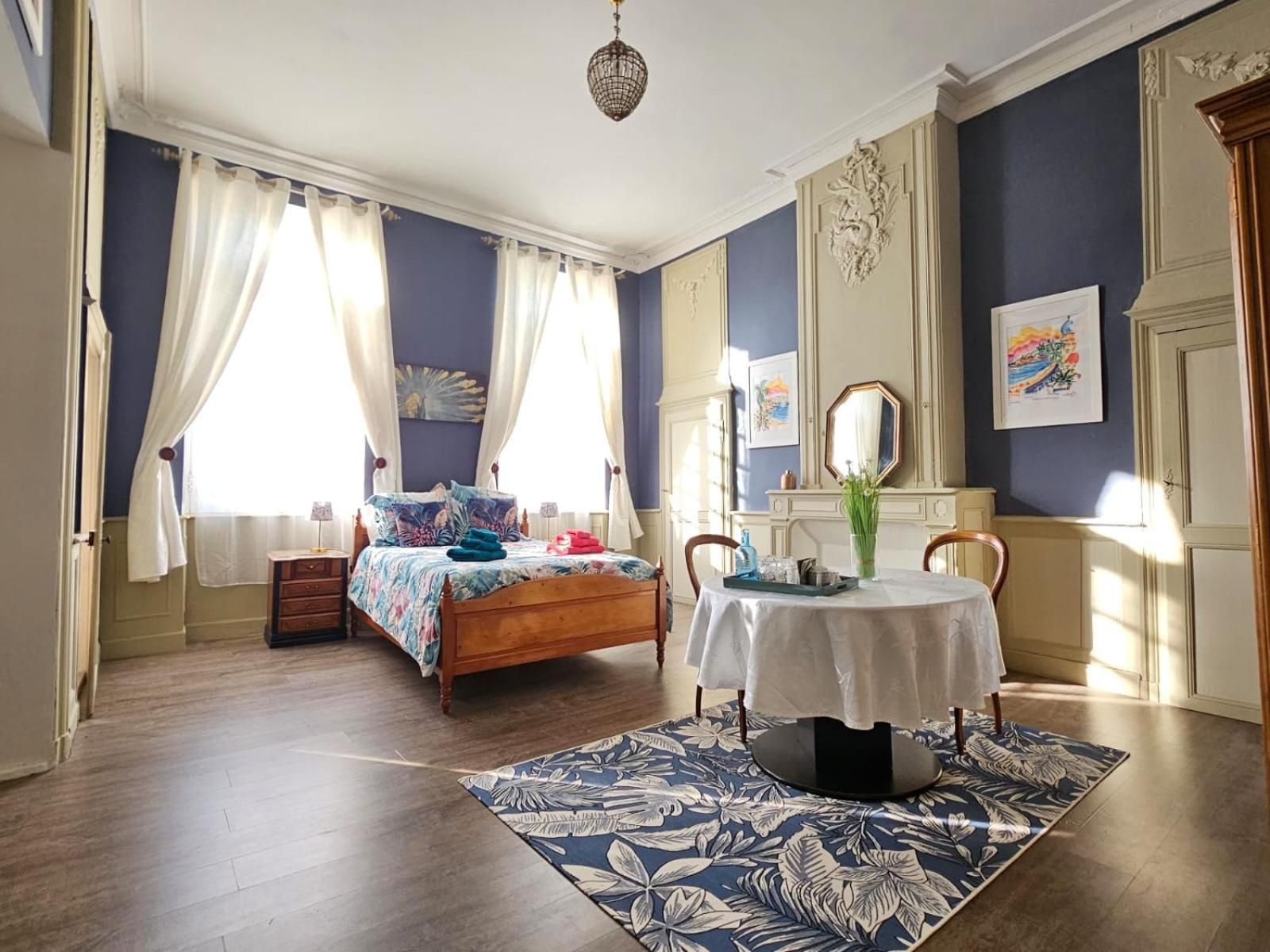 Deluxe Room (2 Adults + 1 Child)