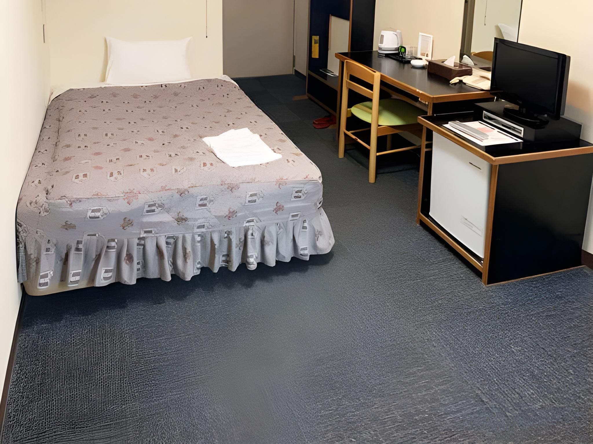 Standard Semi-Double Room Smoking