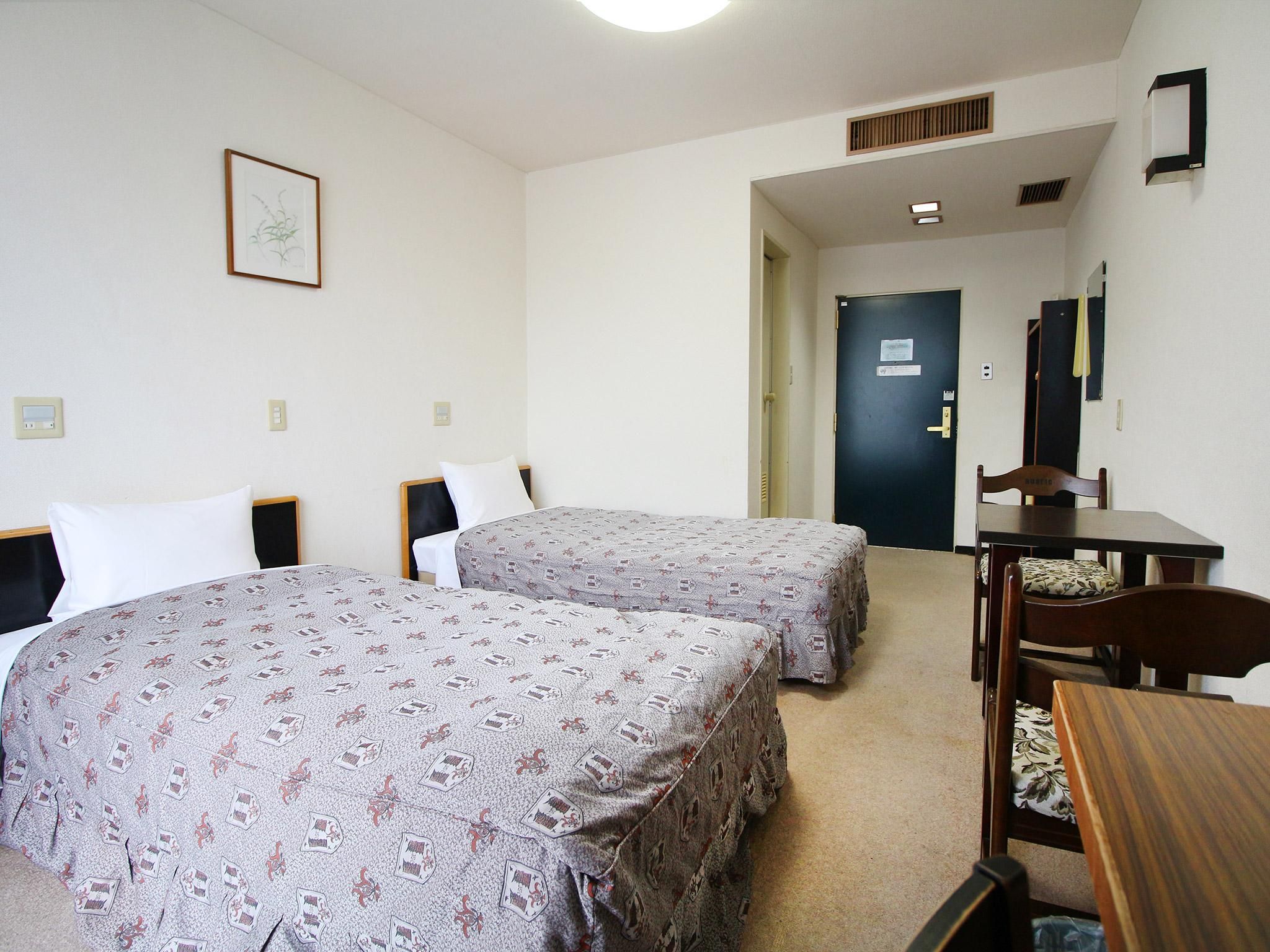 Twin Room A - Non-Smoking