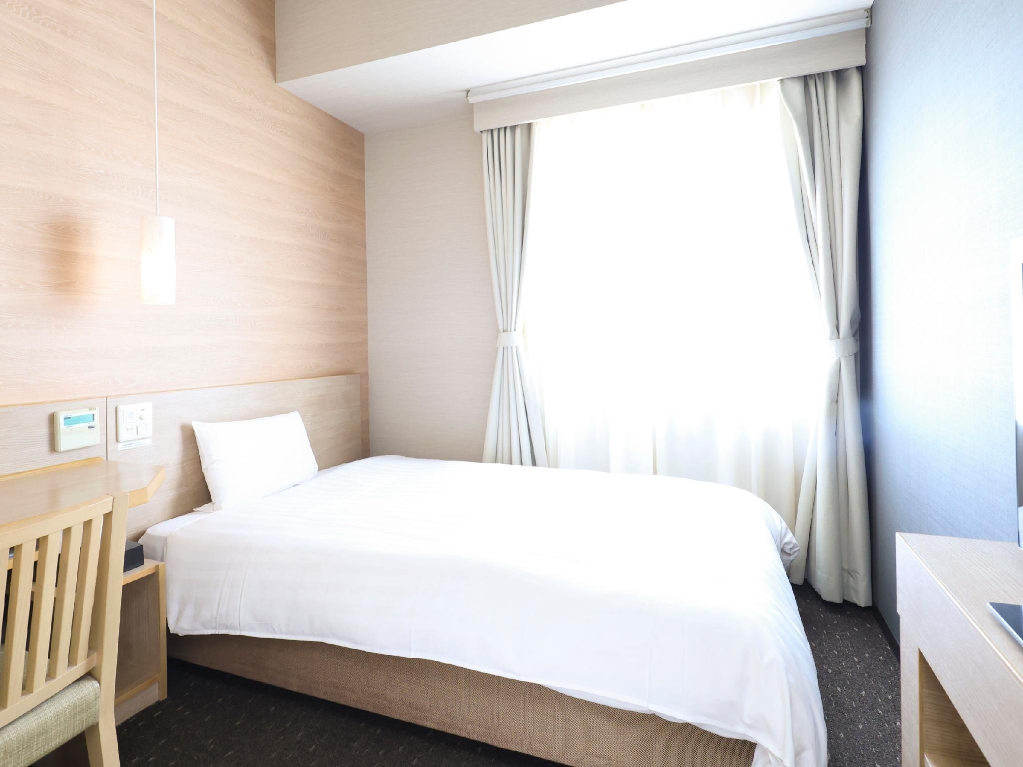 Economy Single Room with Shared Bathroom - Non-Smoking