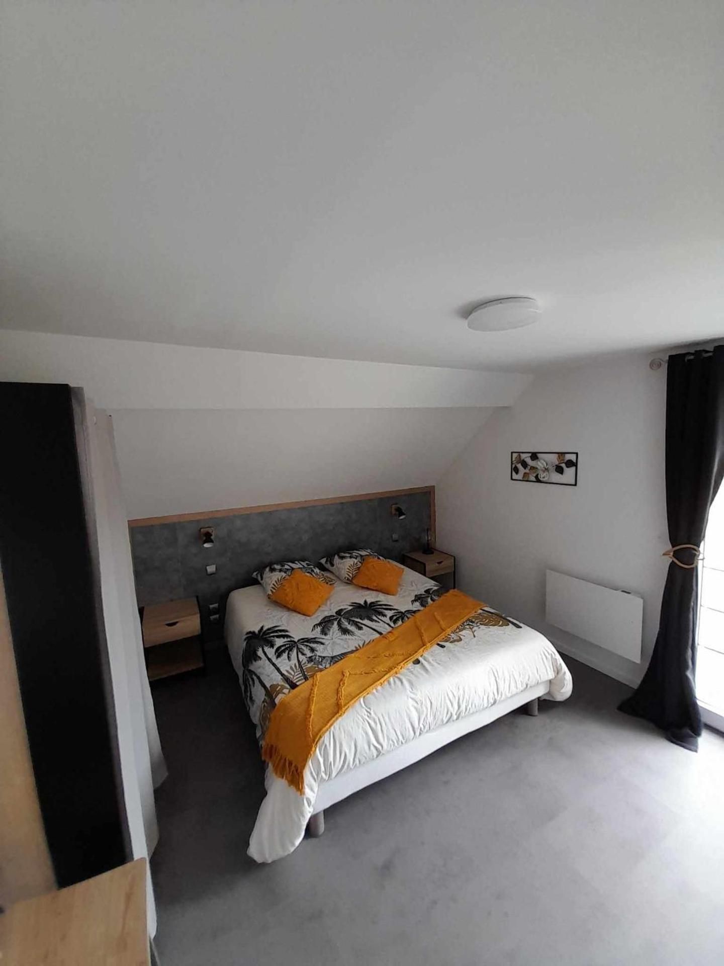 Deluxe Double Room with Shower