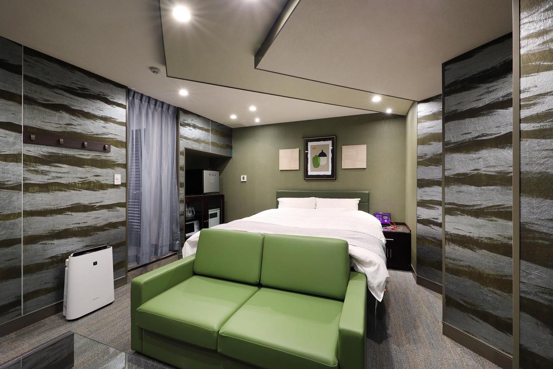 Queen Room with Spa Bath