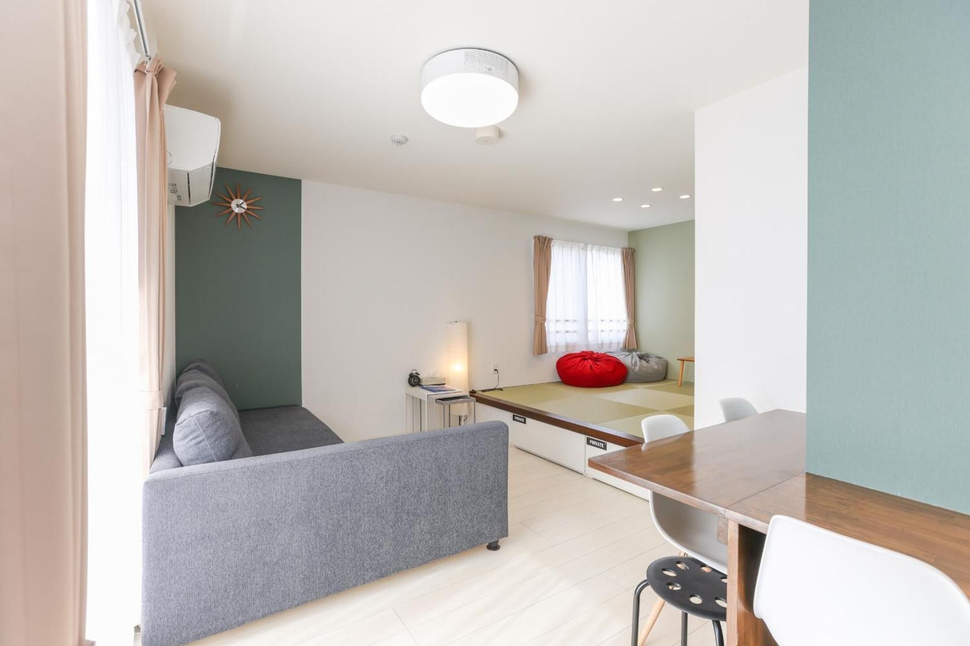 DELUXE APARTMENT