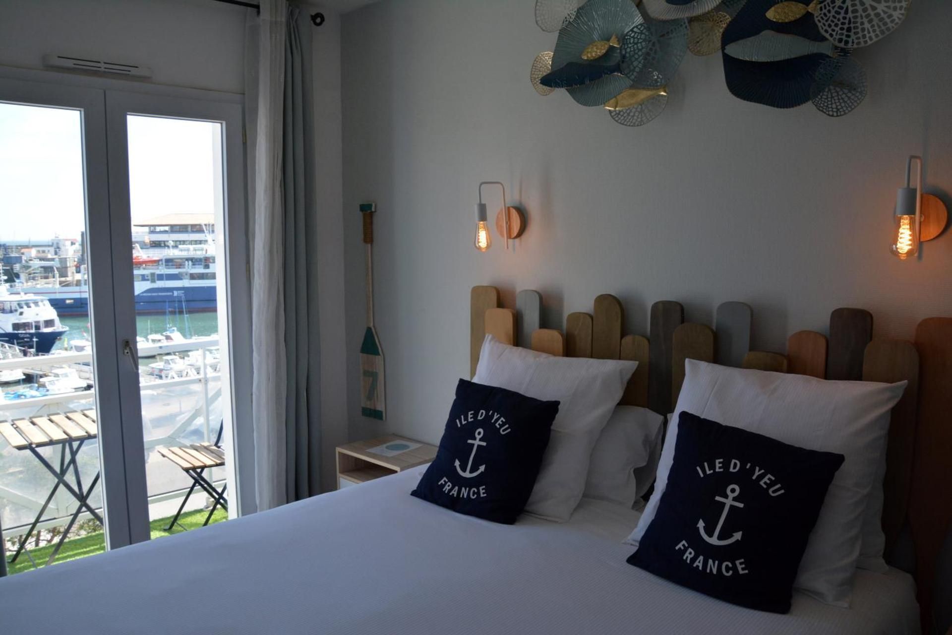 Double Room with Balcony and Sea View