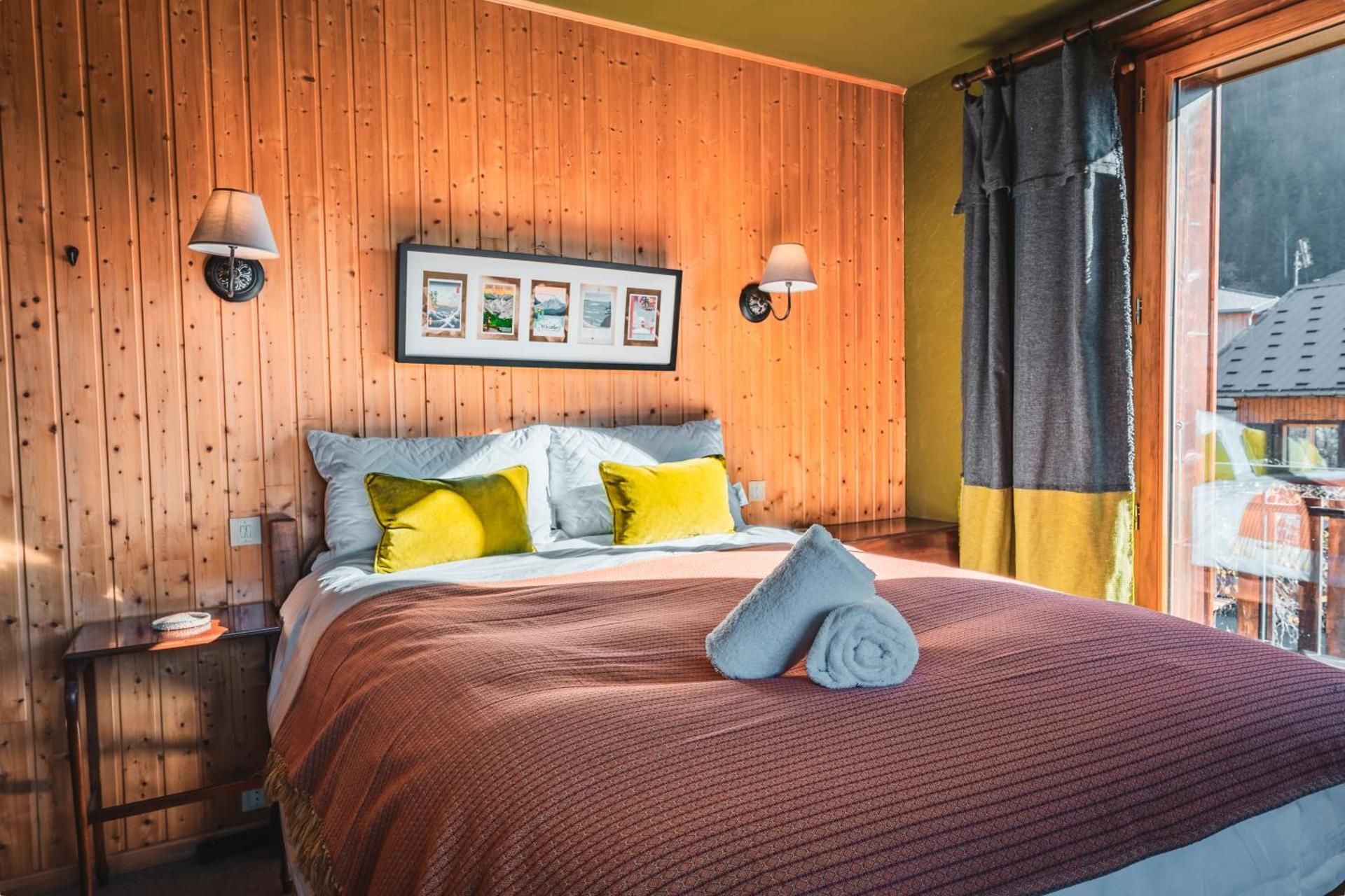 Double Room with Mountain View