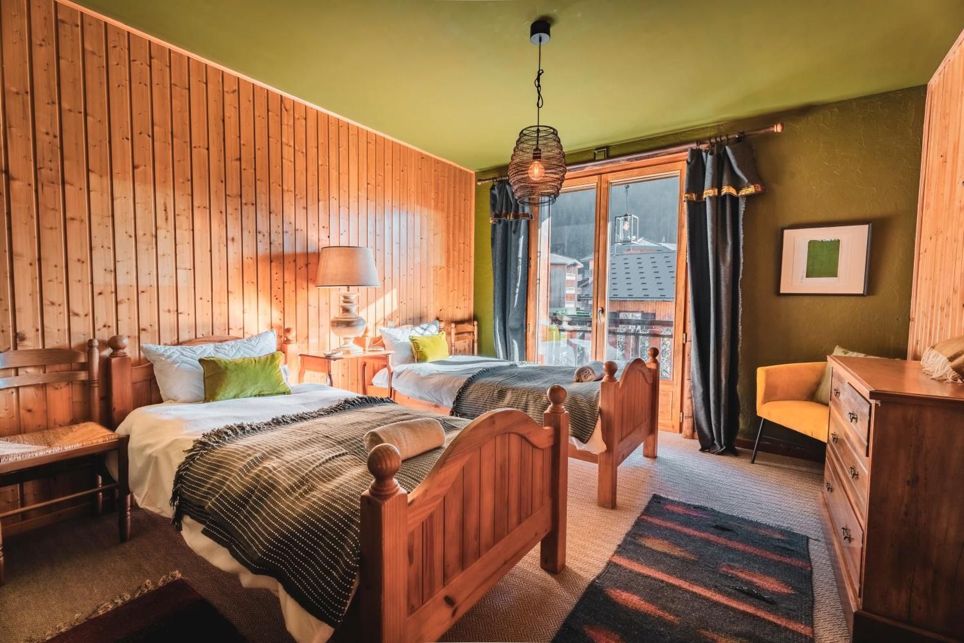 Twin Room with Mountain View