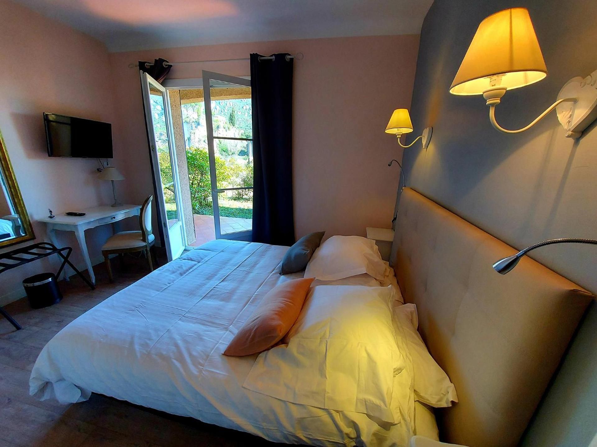 Double Room with Mountain View