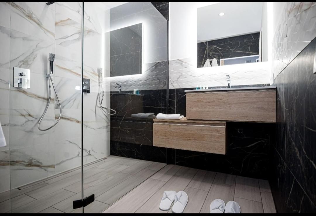 King Suite with Spa Bath
