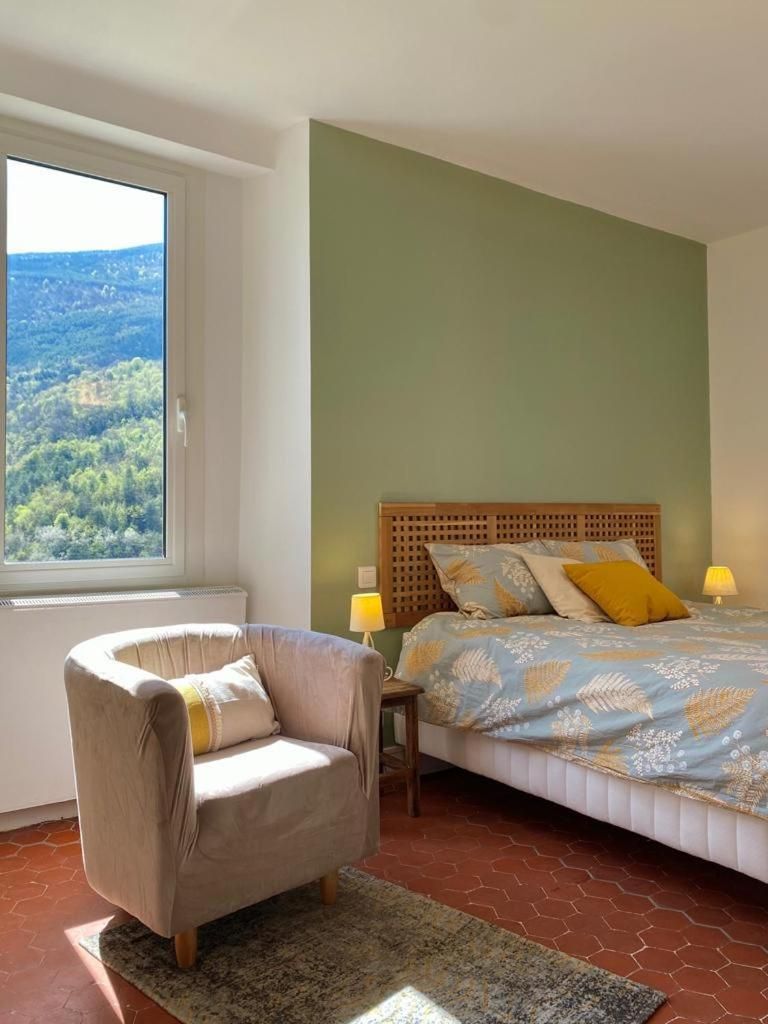 King Room with Mountain View