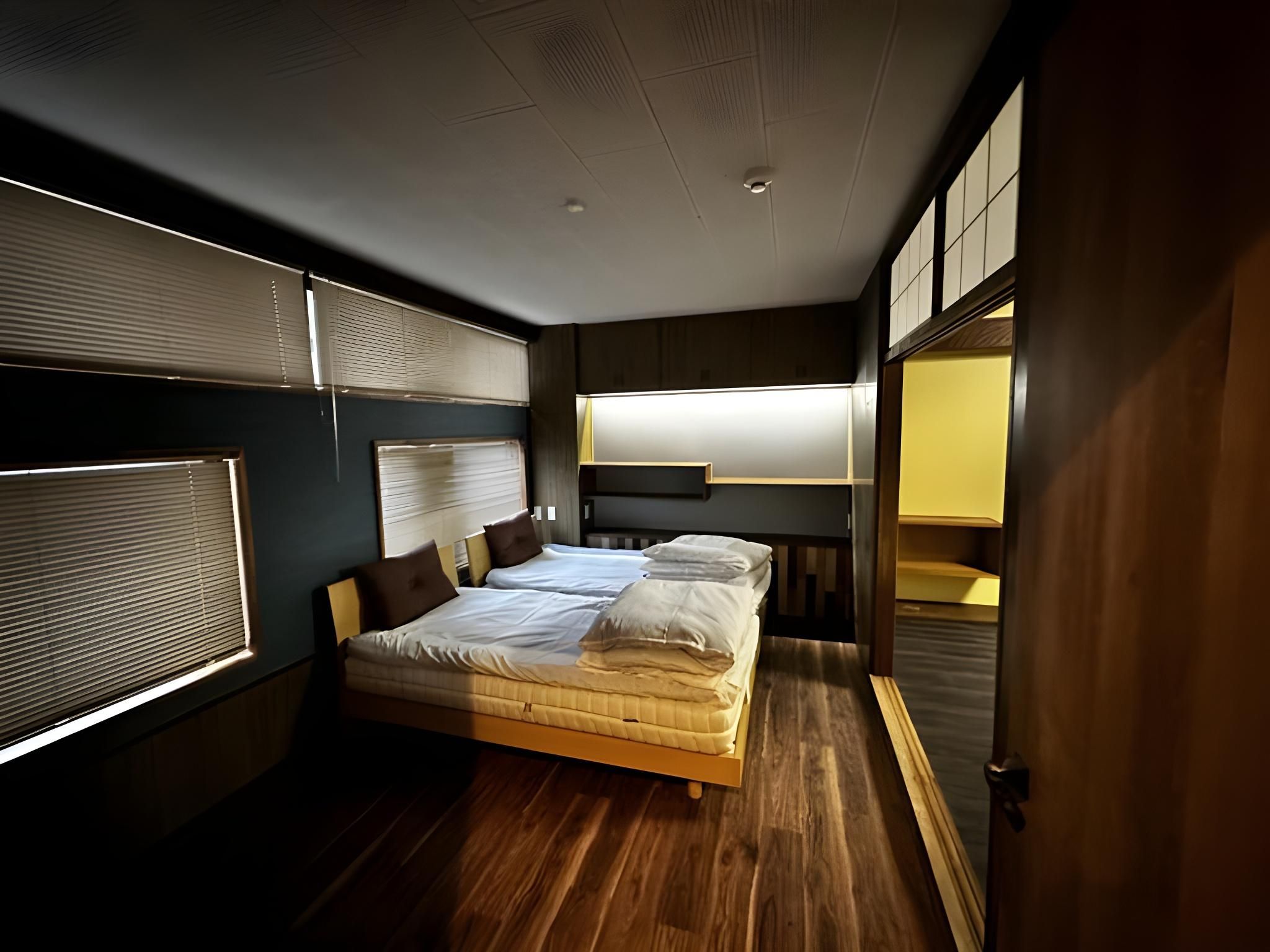 Executive Backpackers Room