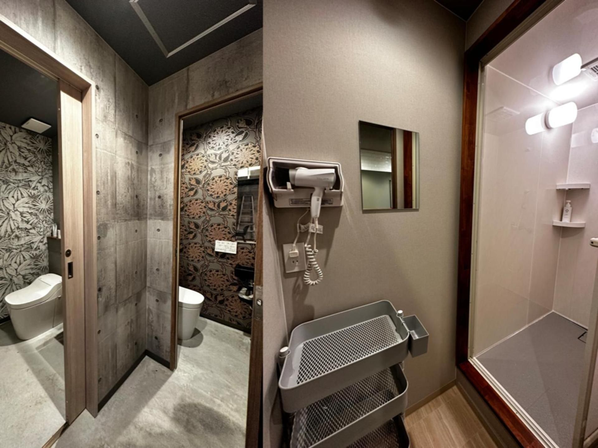 Capsule Room with Shared Bath and Toilet