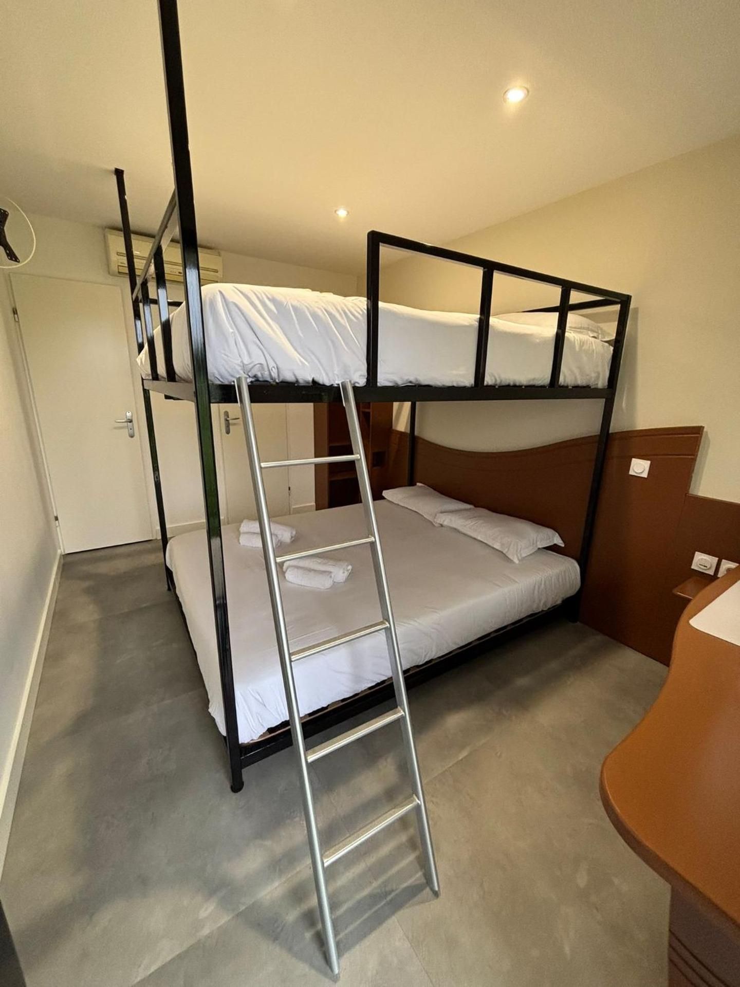 Quadruple Room with Bathroom