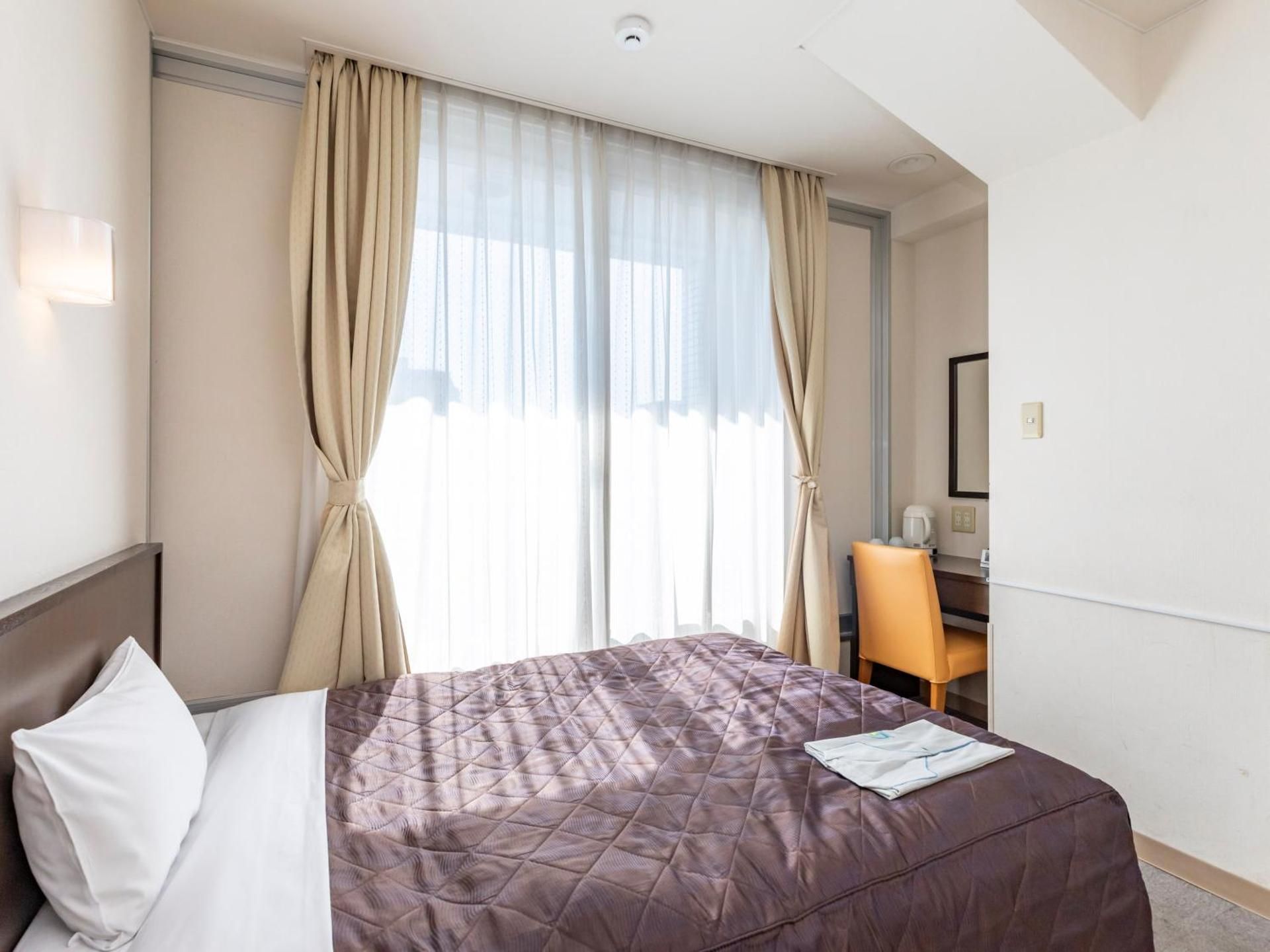 Small Double Room - Non-Smoking