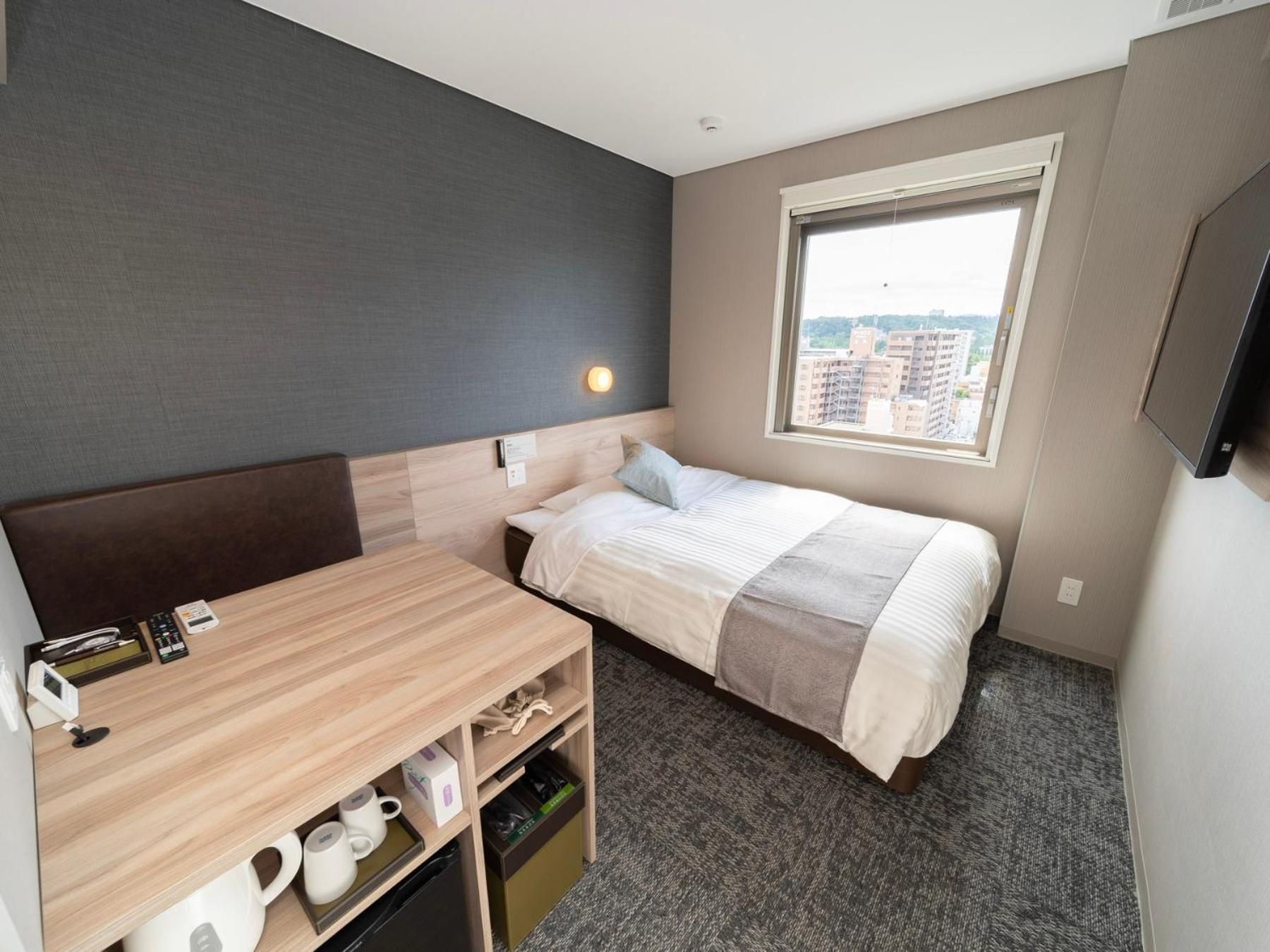 Standard Double Room with Desk - Non-Smoking