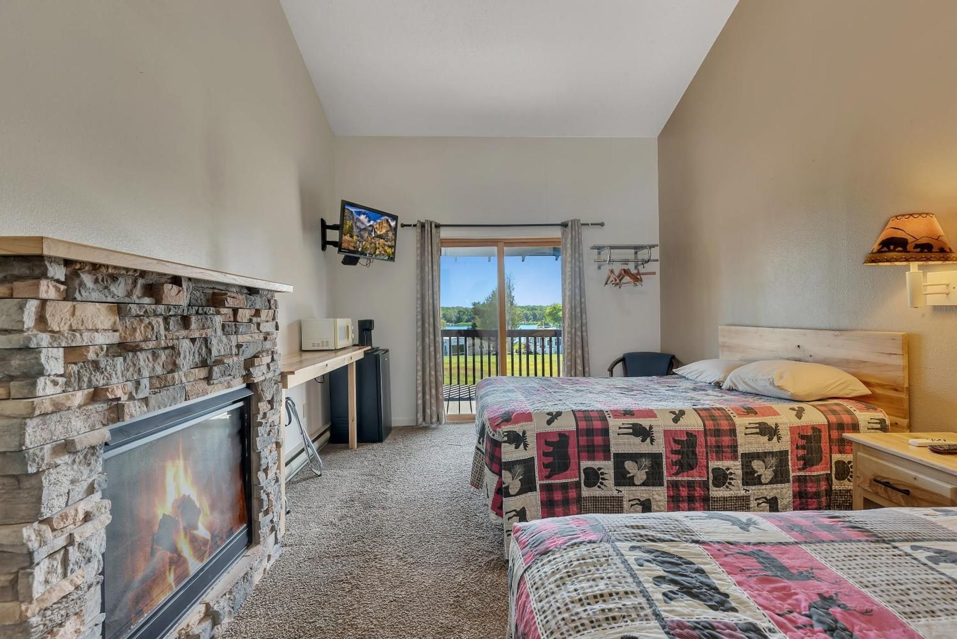 Deluxe Queen Room