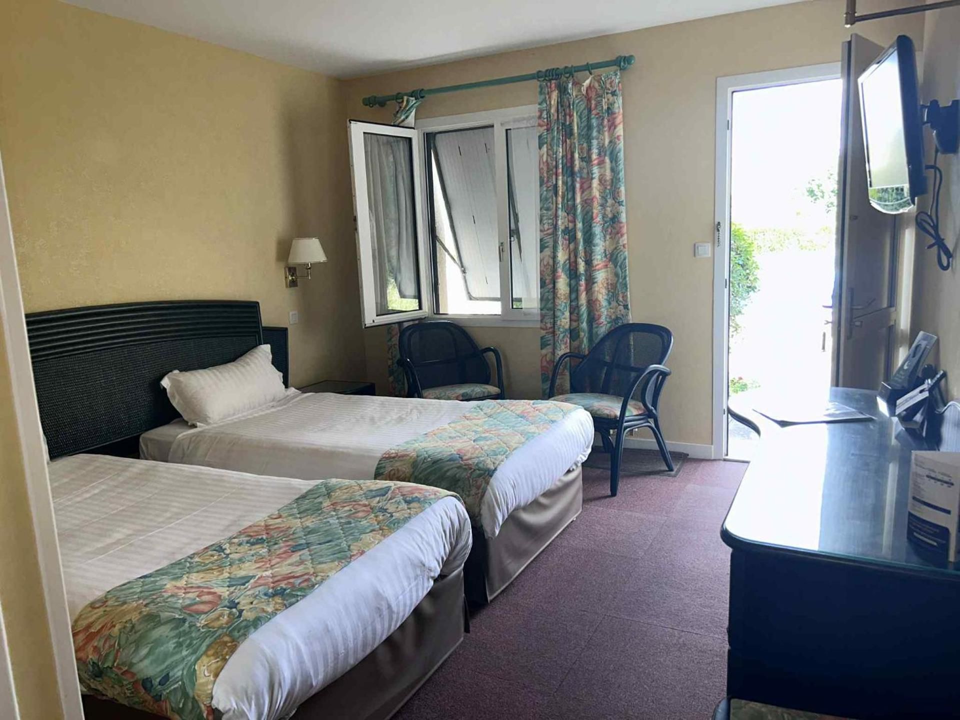 Twin Room with Pool View