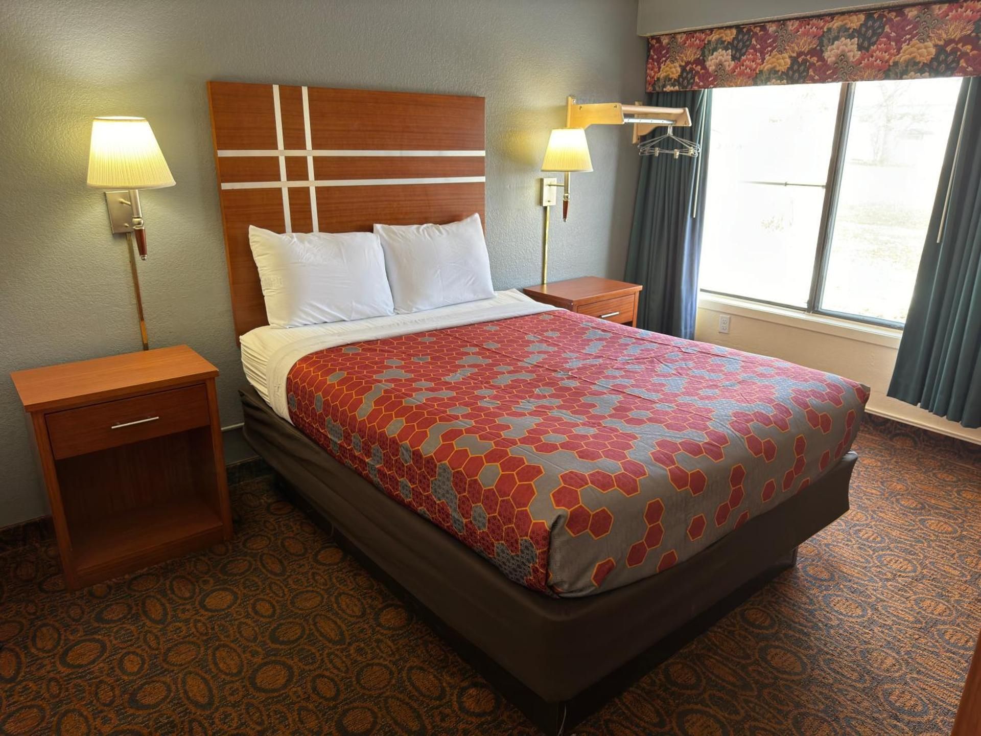 1 Queen Bed, Nonsmoking, Accessible