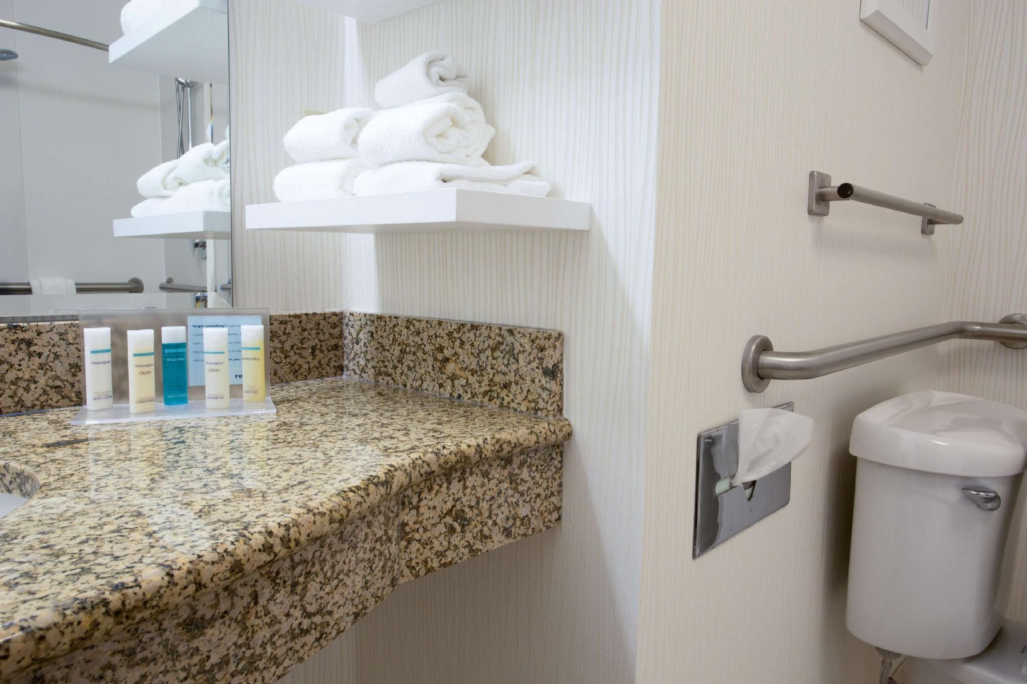 1 King Mobility Access With Tub Nonsmoking