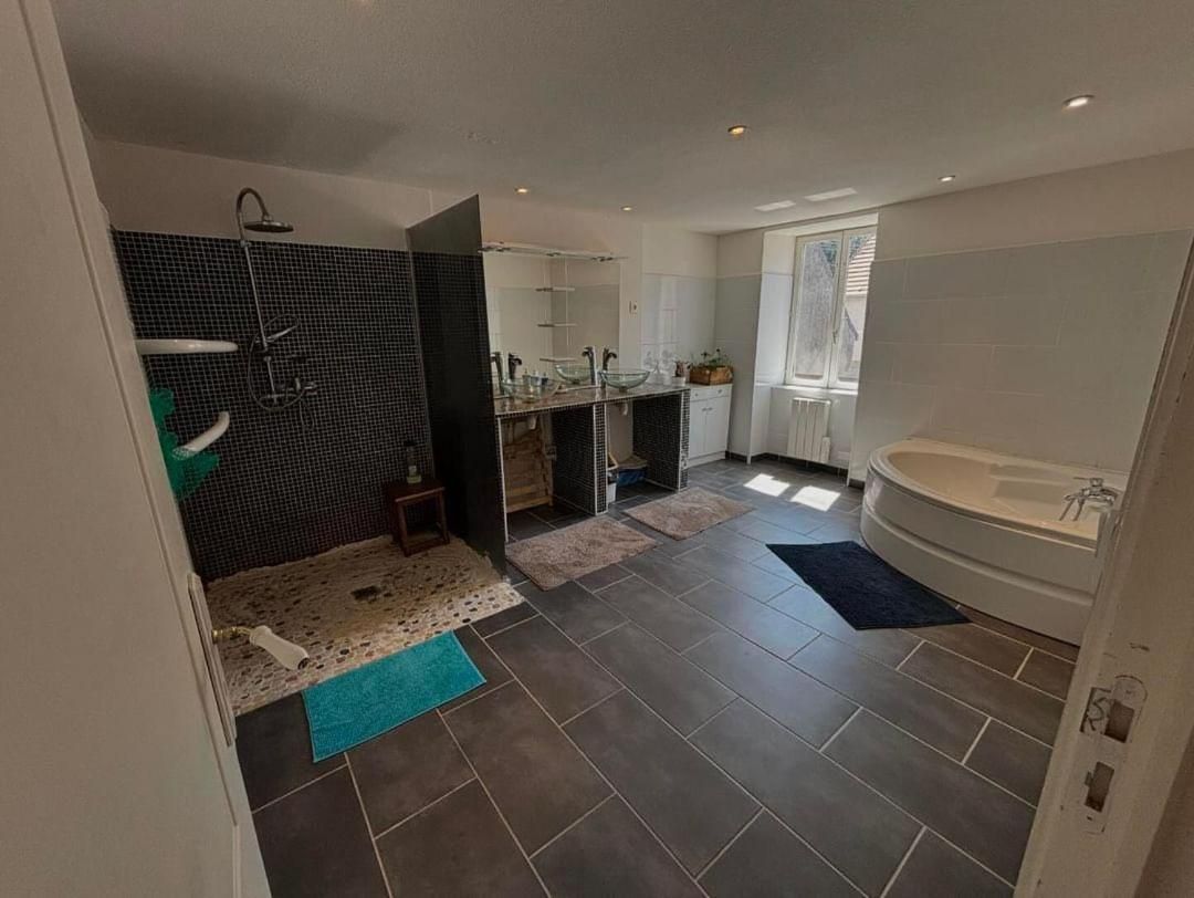 Standard Double Room with Shared Bathroom