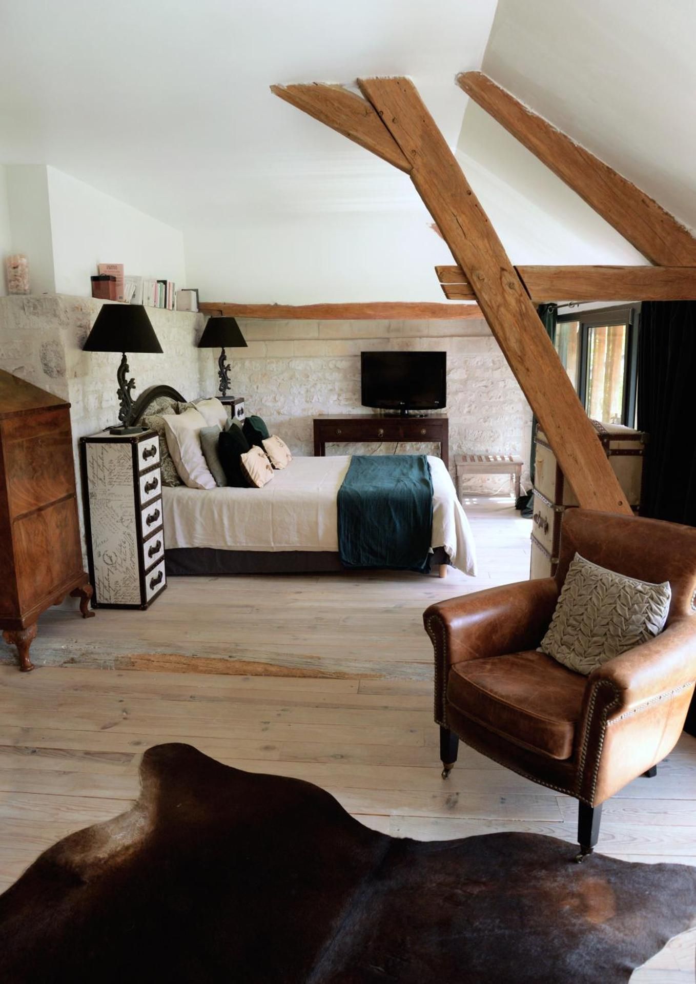 Quadruple Room (2 Adults + 2 Children)