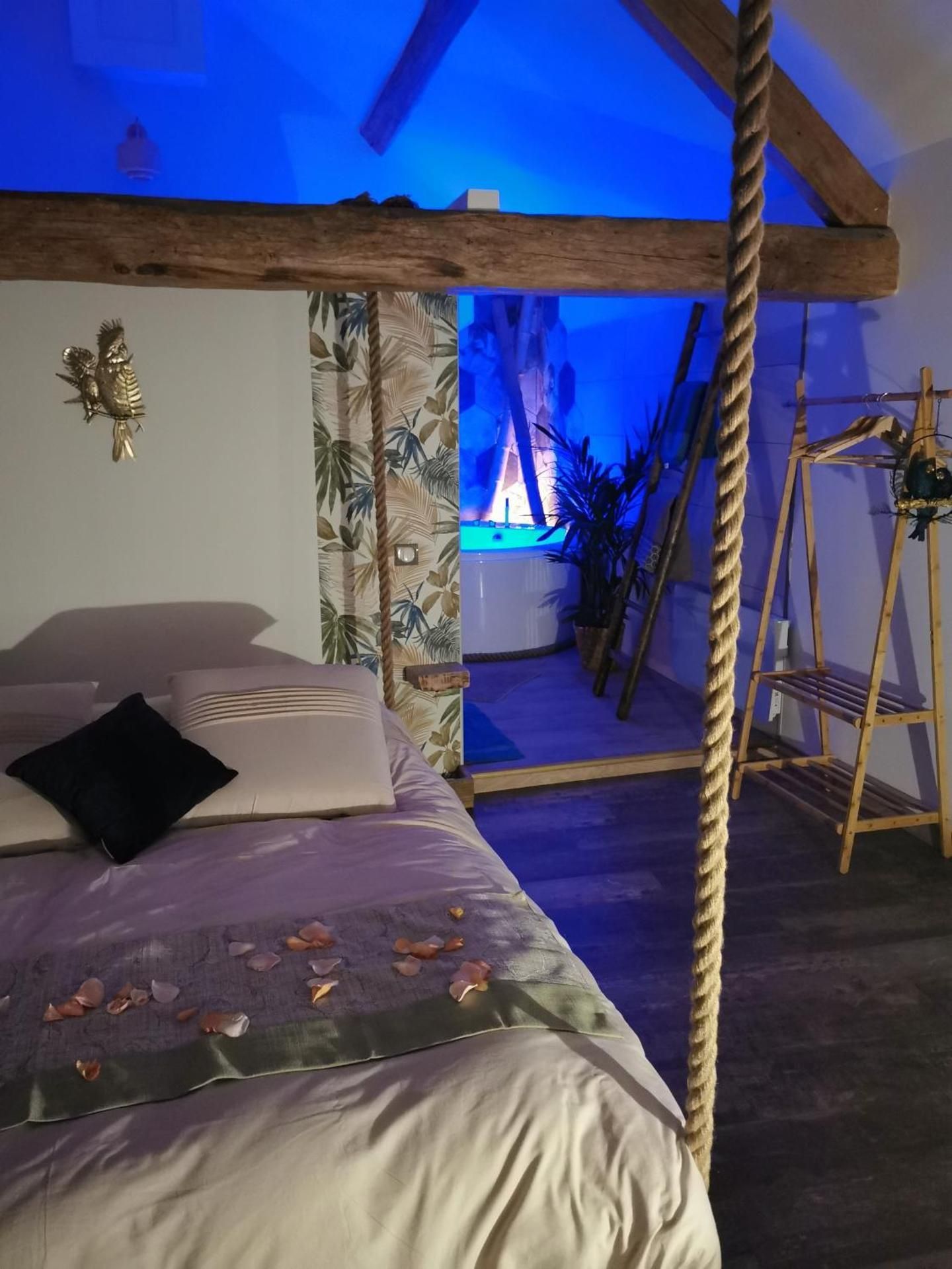 Queen Room with Spa Bath