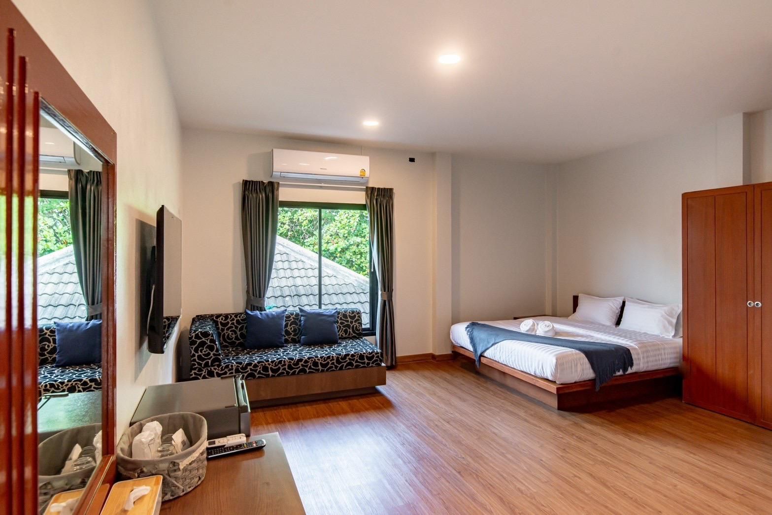 Deluxe King Room - Breakfast Included