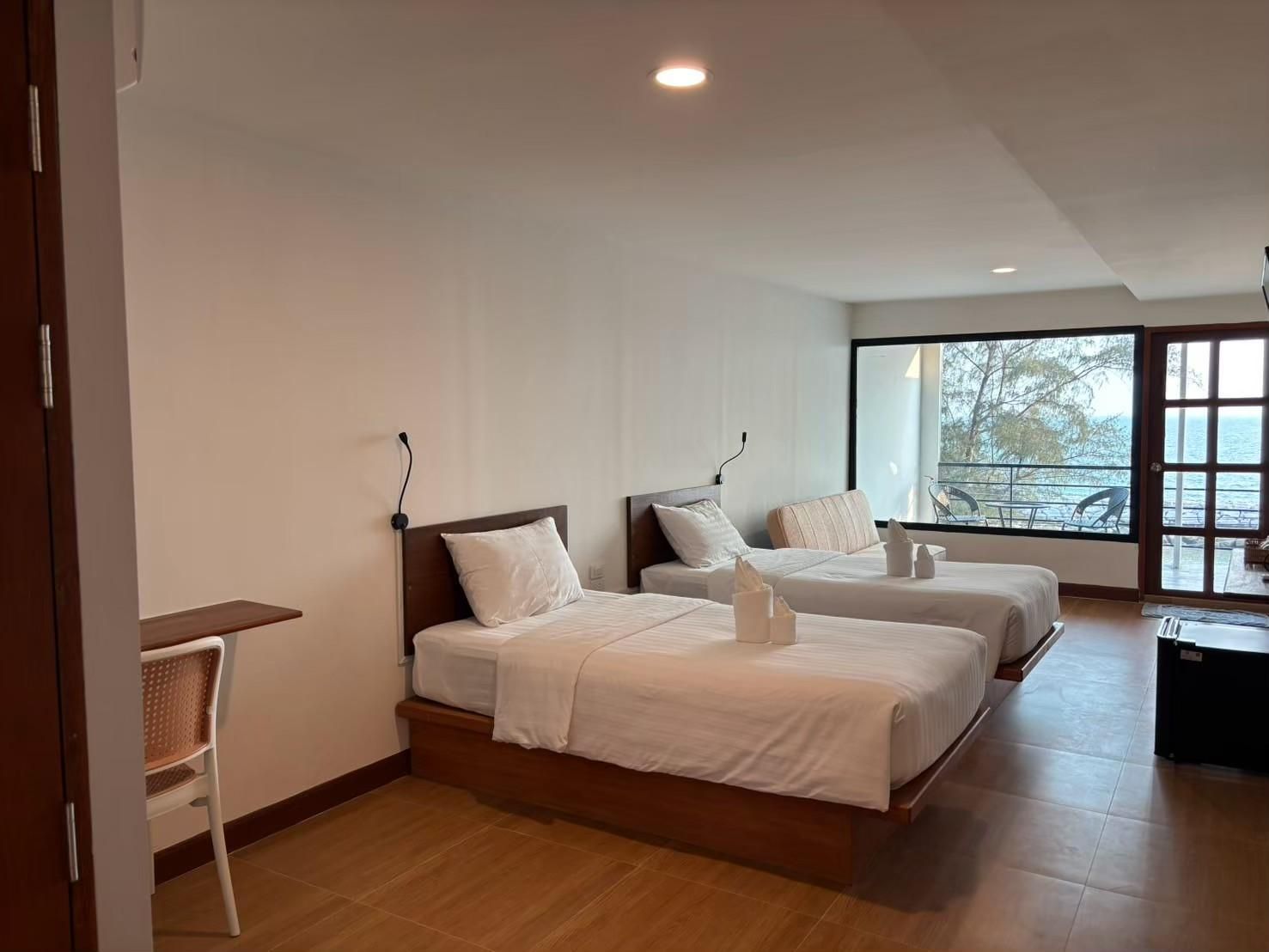 Sinai Rimtalay  Sea View Beachfront Twin Room 2