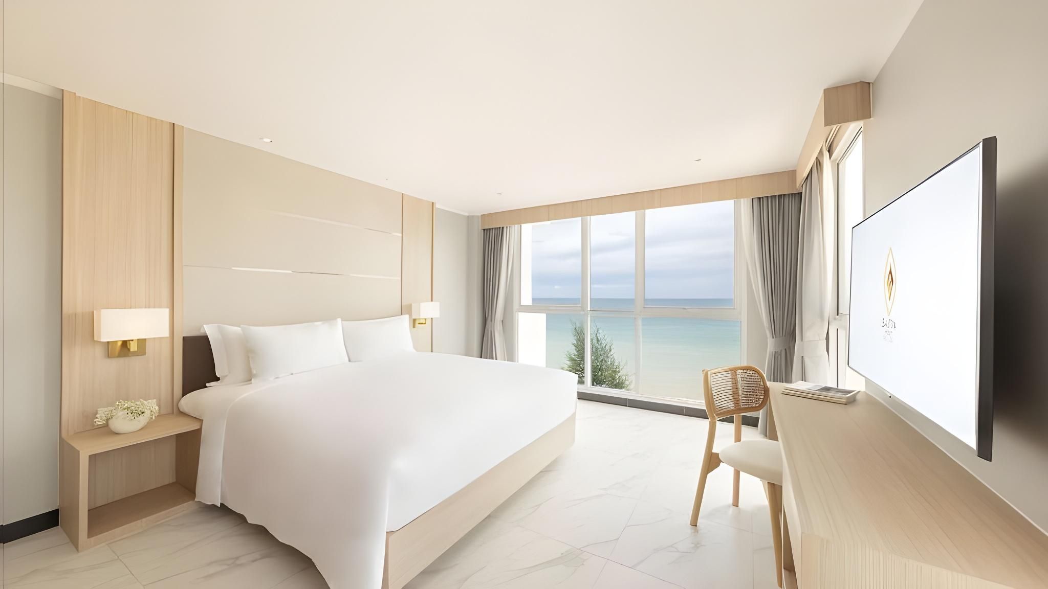 One Bedroom Sea View Suite