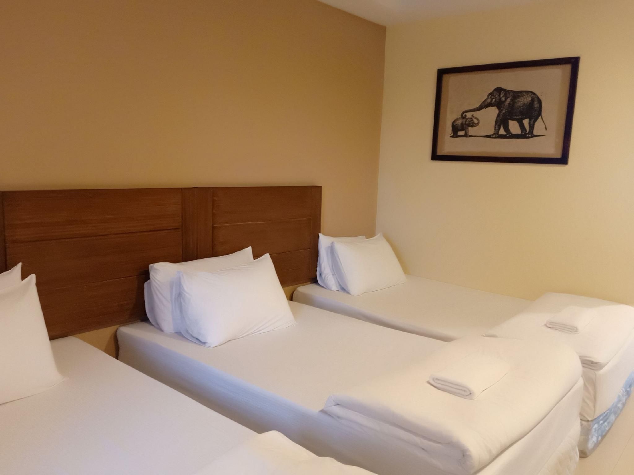 The Square Rayong Triple Room 2