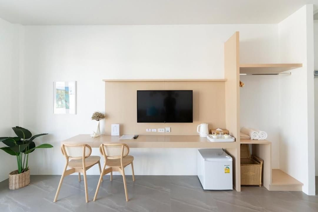 Longlay Resort Rayong Deluxe Double Room 2